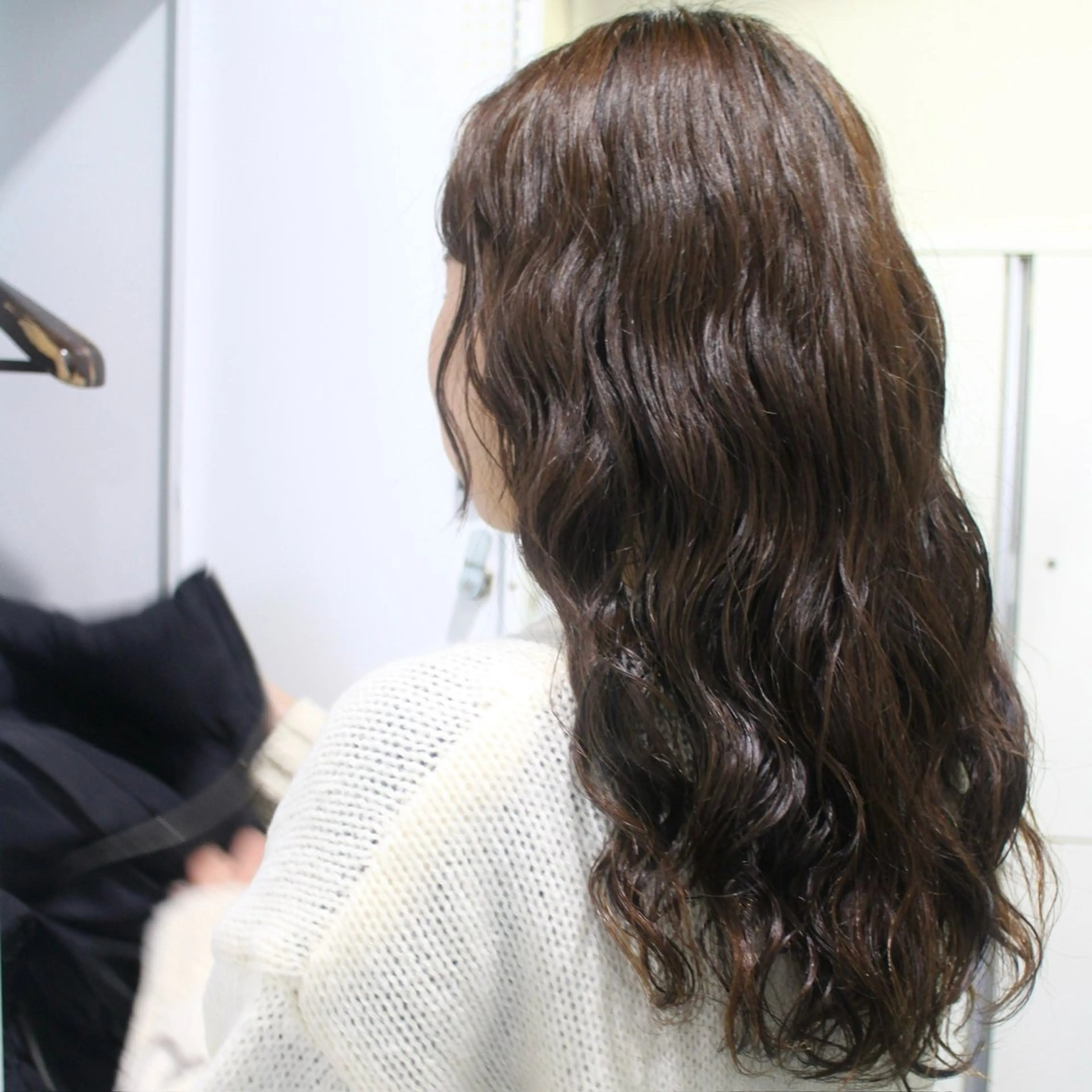 💞ミニモ限定価格50％off💞韓国コテ巻き風大きめパーマ+似合わせカット+オージュア2ステップの写真