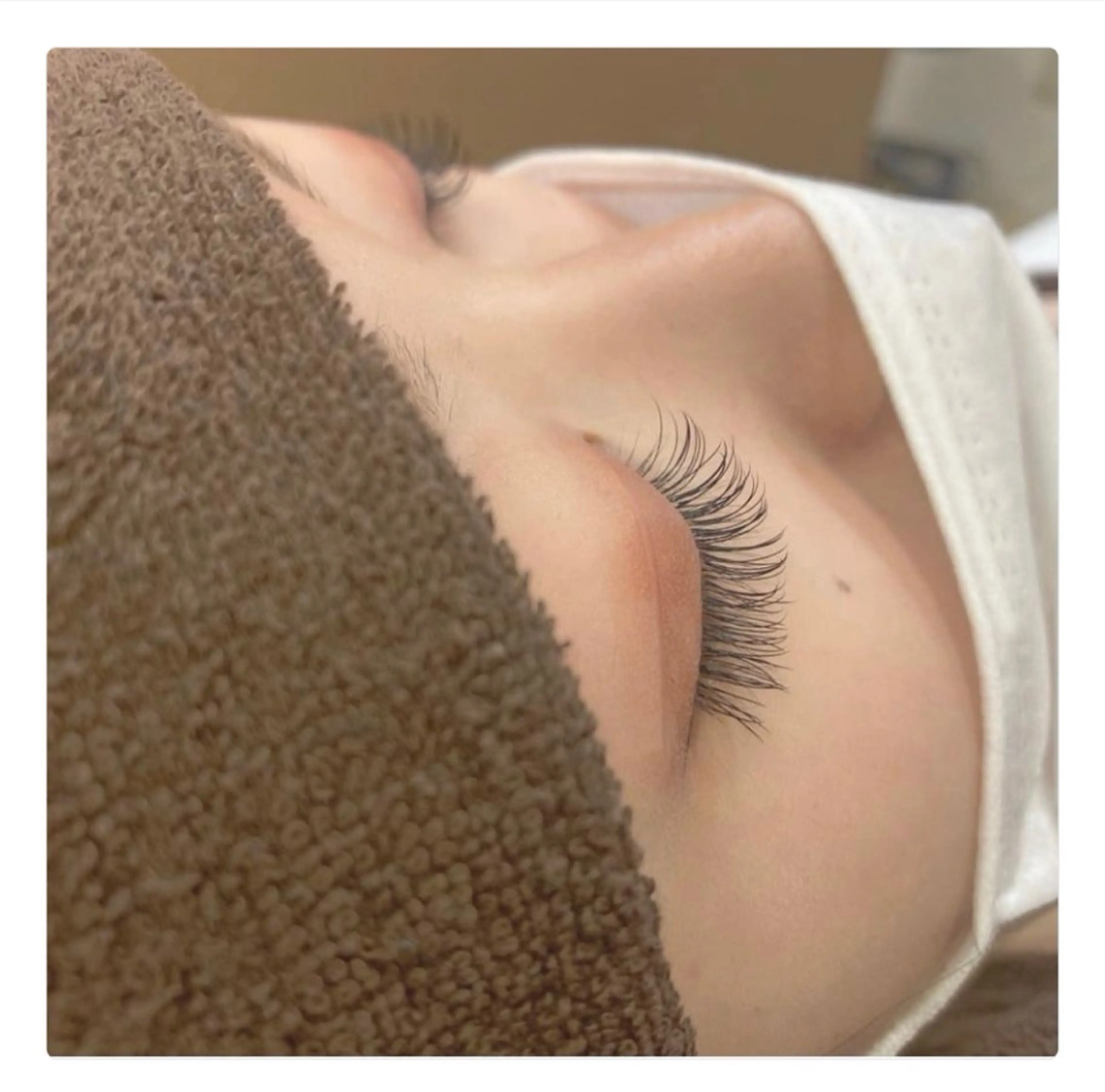 マツエク・マツパ 組藤 沙奈のヘアスタイル