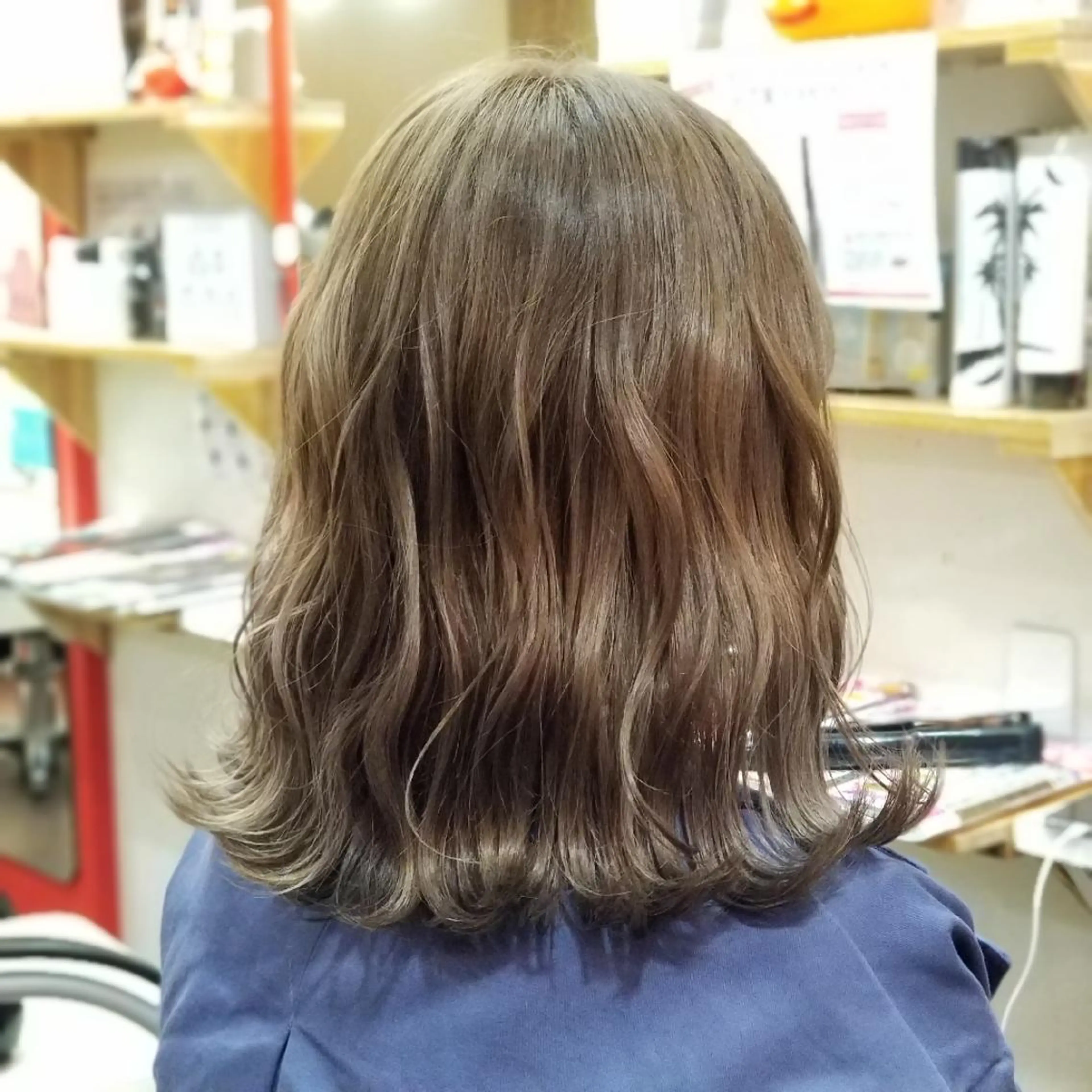 ミディアム ヘアカラー 植田 /エクステ /ブリーチ/髪質改善のヘアスタイル