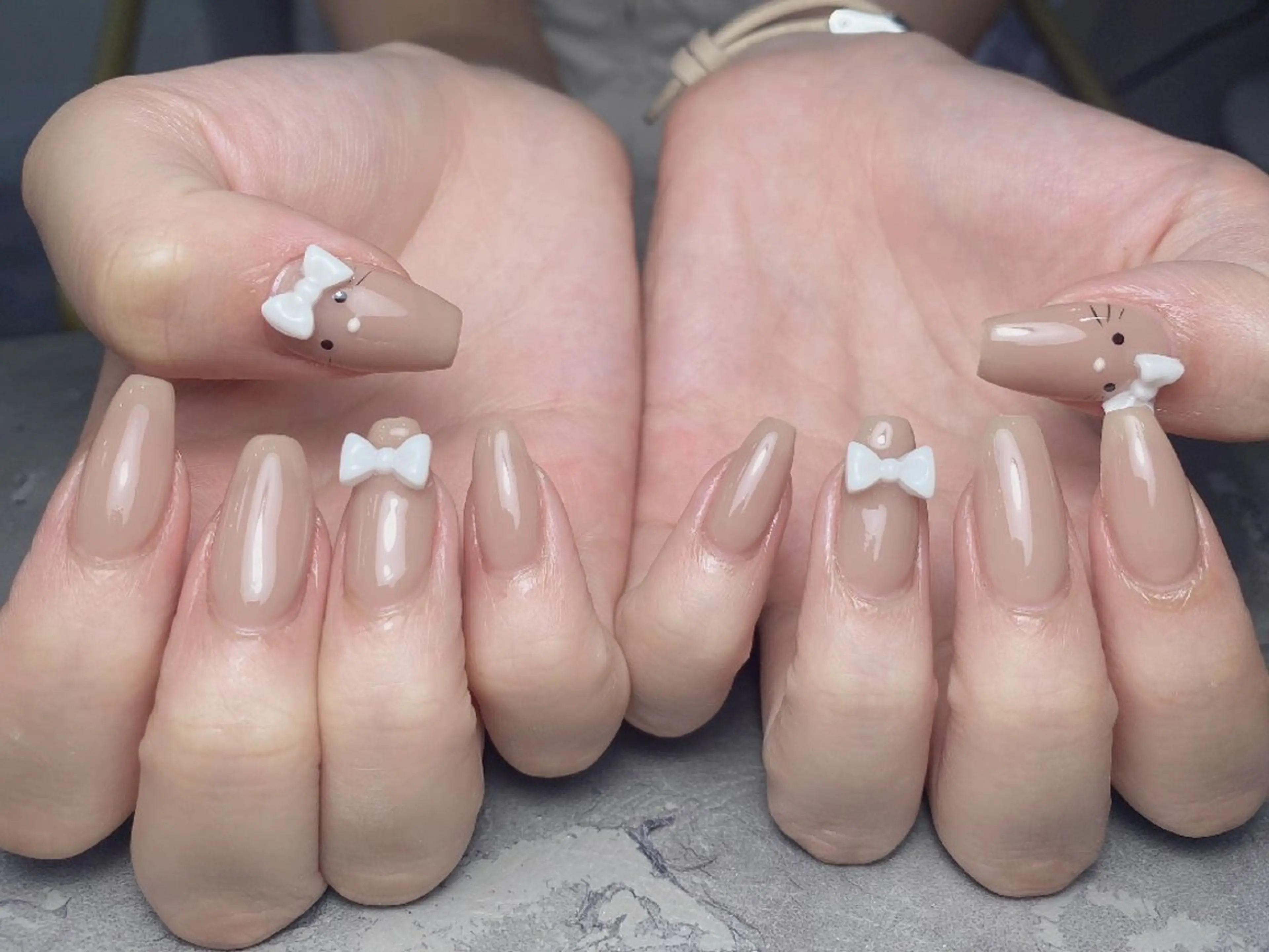 ネイル チークネイル 長さ出し フレンチネイル ジェルネイル キラキラネイル ハンドネイル UM Nail Salonのネイルデザイン