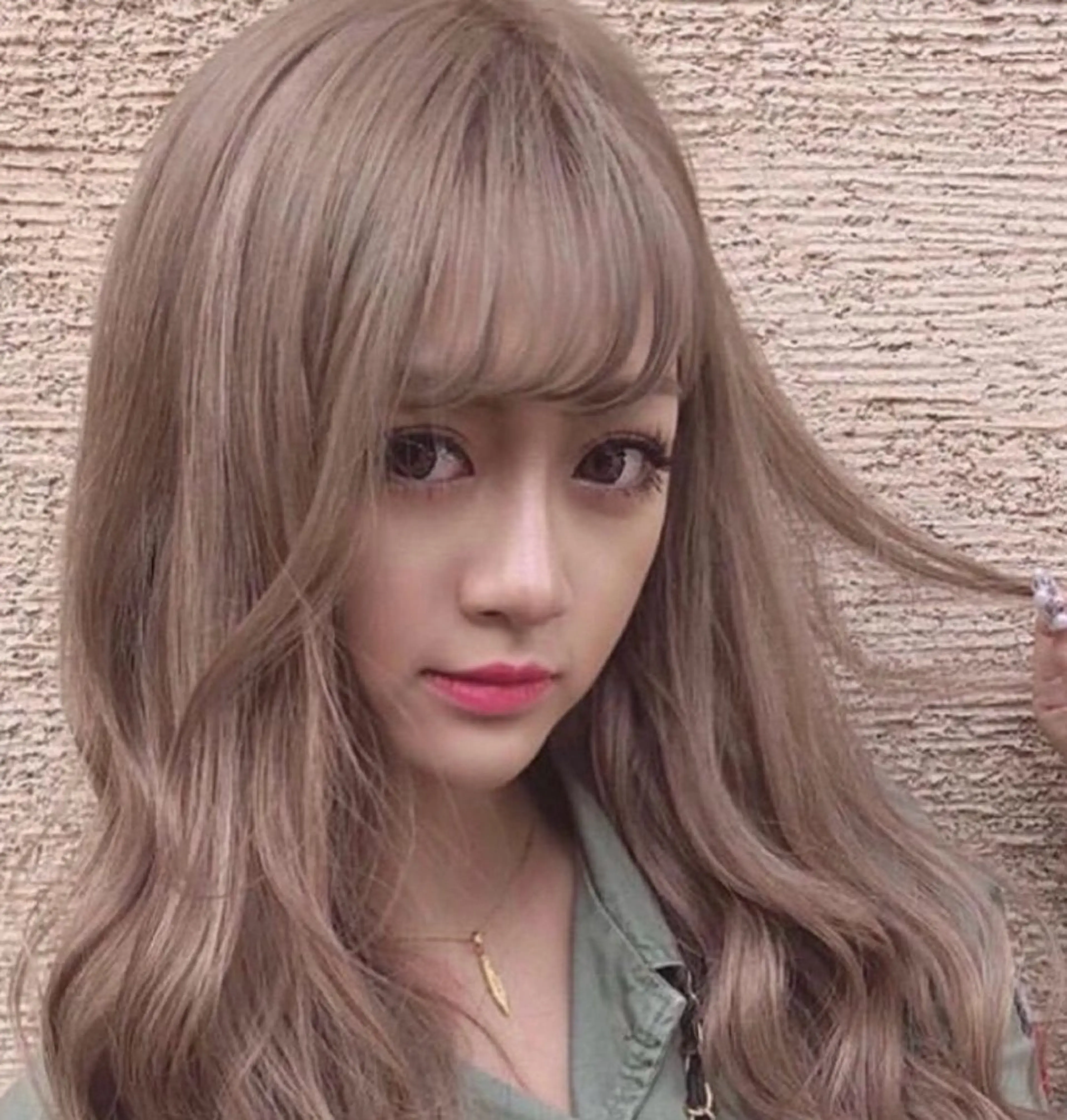 セミロング ❤️可愛いハイトーン を造る❤️AKIRAのヘアスタイル