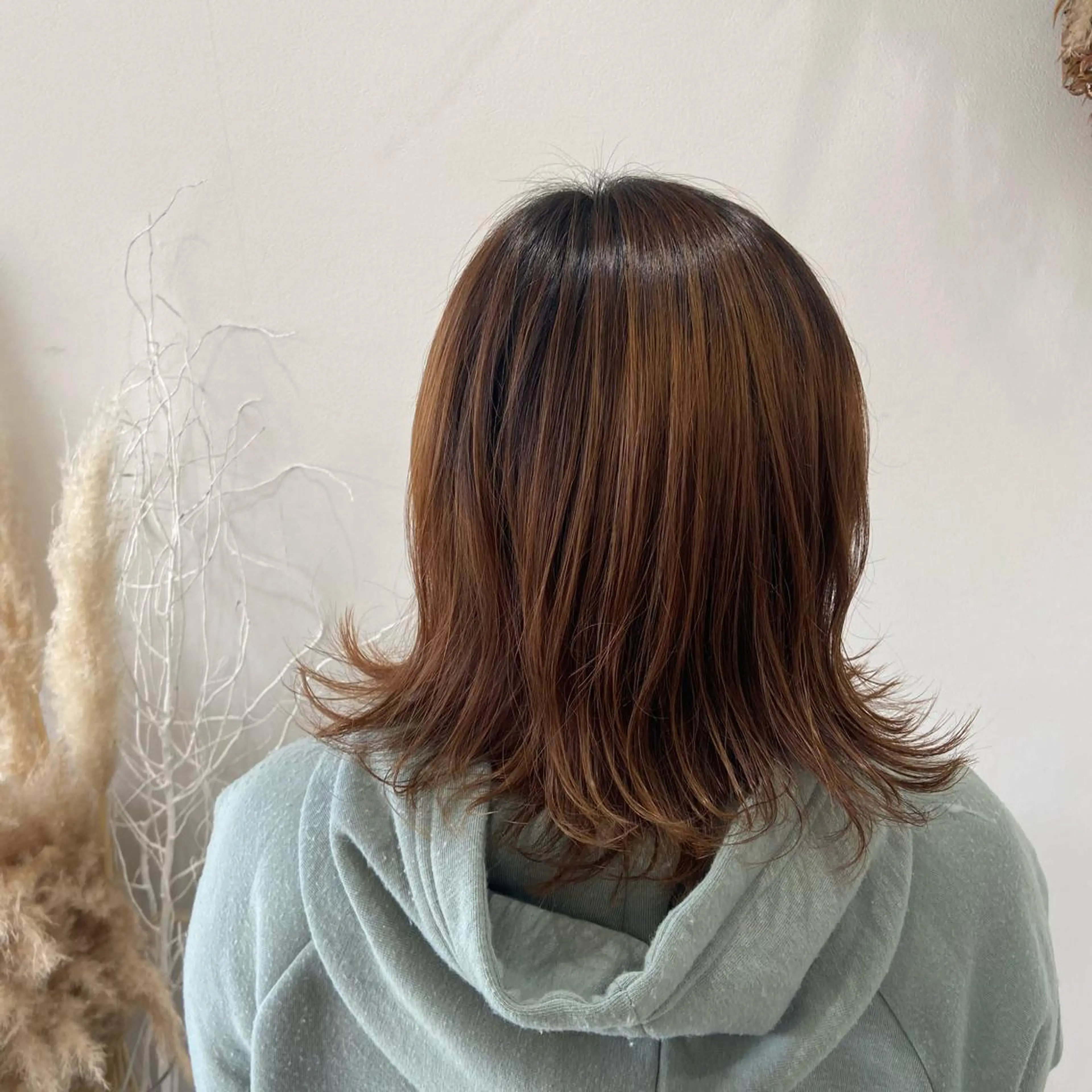 セミロング レイヤーカット 松本 玲菜のヘアスタイル