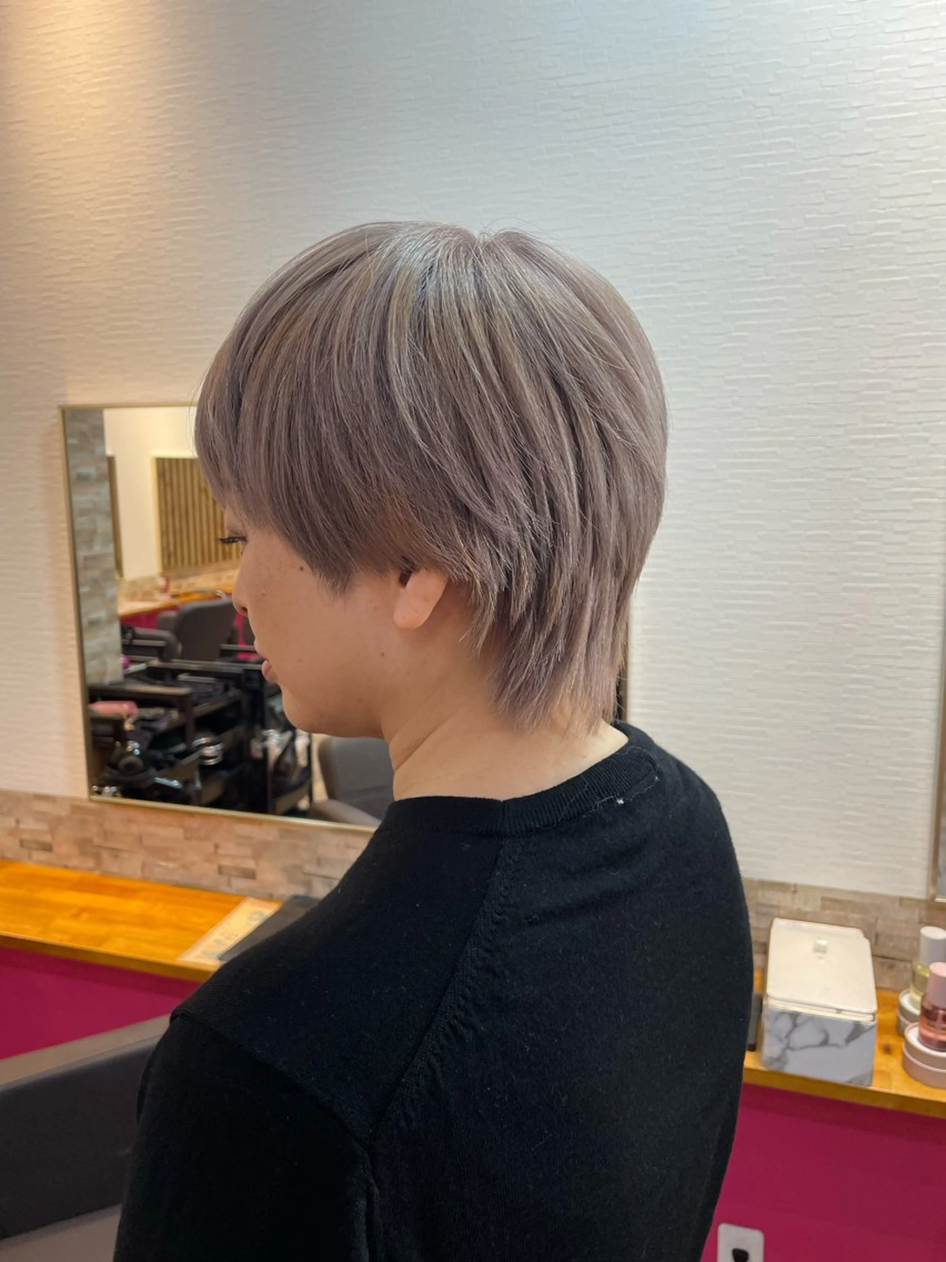 ショート カラー グレージュ ヘアカラー STAR RIVER所属・YUI/ ブリーチカラー🌷のヘアスタイル