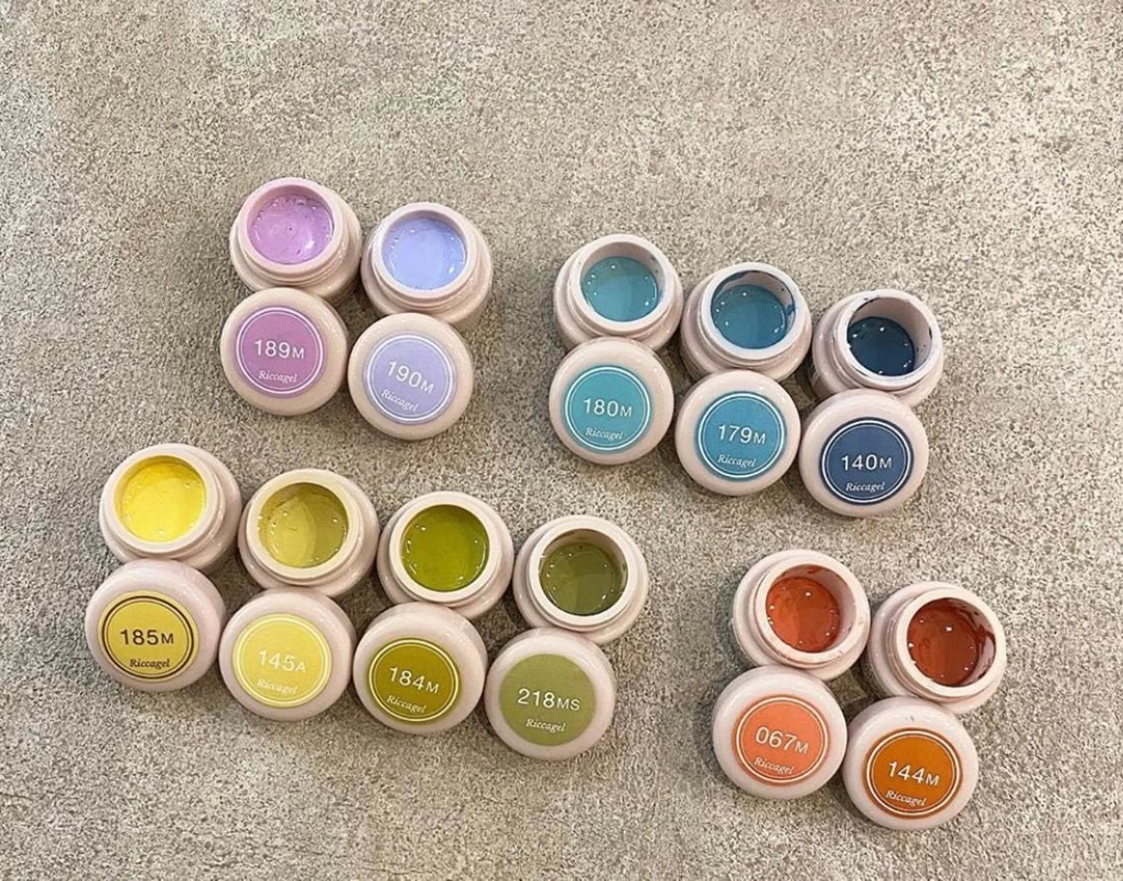 ネイル アイブロウ 眉カラー 眉毛ワックス脱毛 桜ネイル クリアネイル 長さ出し 大塚眉毛|ハンドケア |肌管理の眉毛・アイブロウイメージ