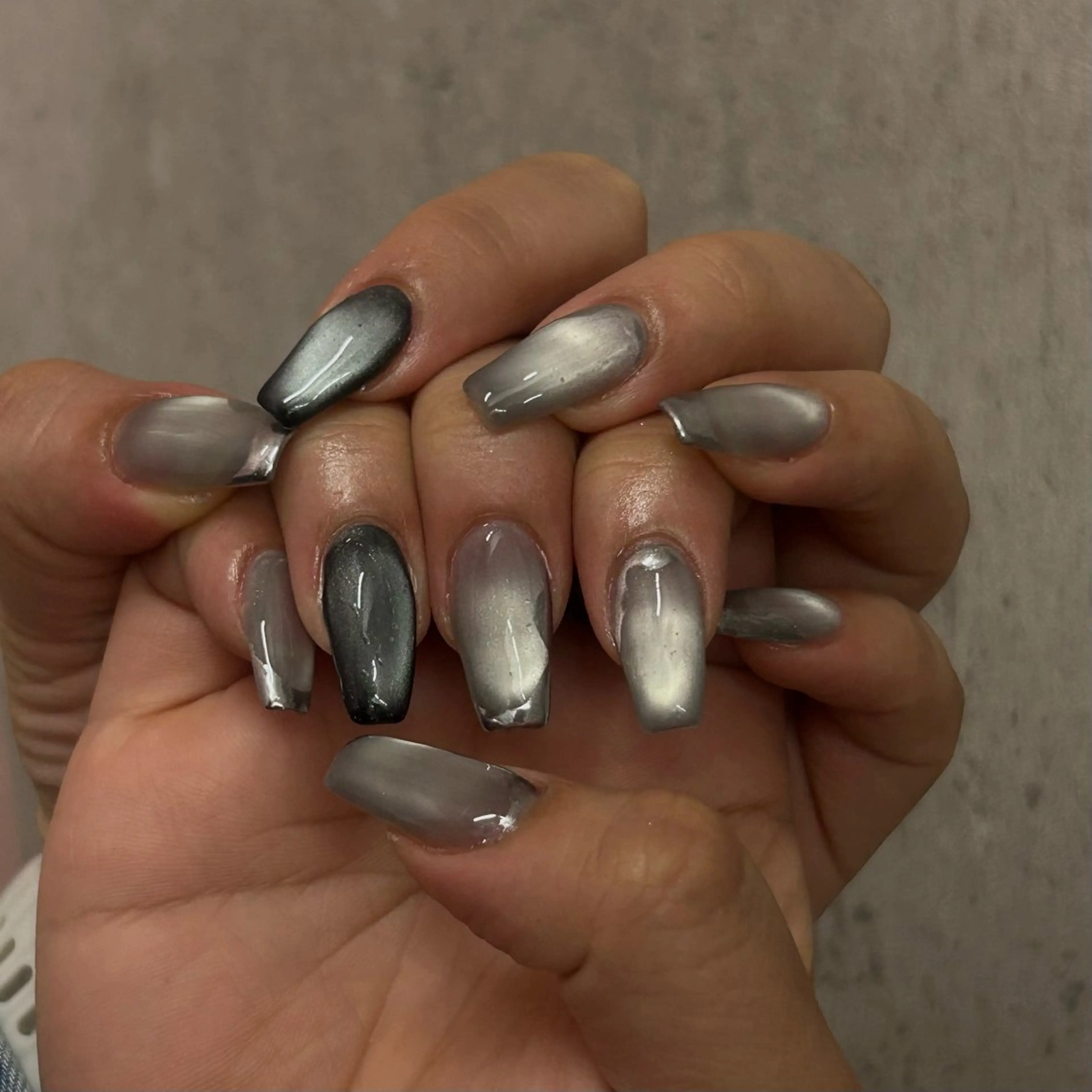 ネイル マグネットネイル ミラーネイル ニュアンスネイル ハンドネイル hinata池袋 🌙WOLTOKYOのネイルデザイン