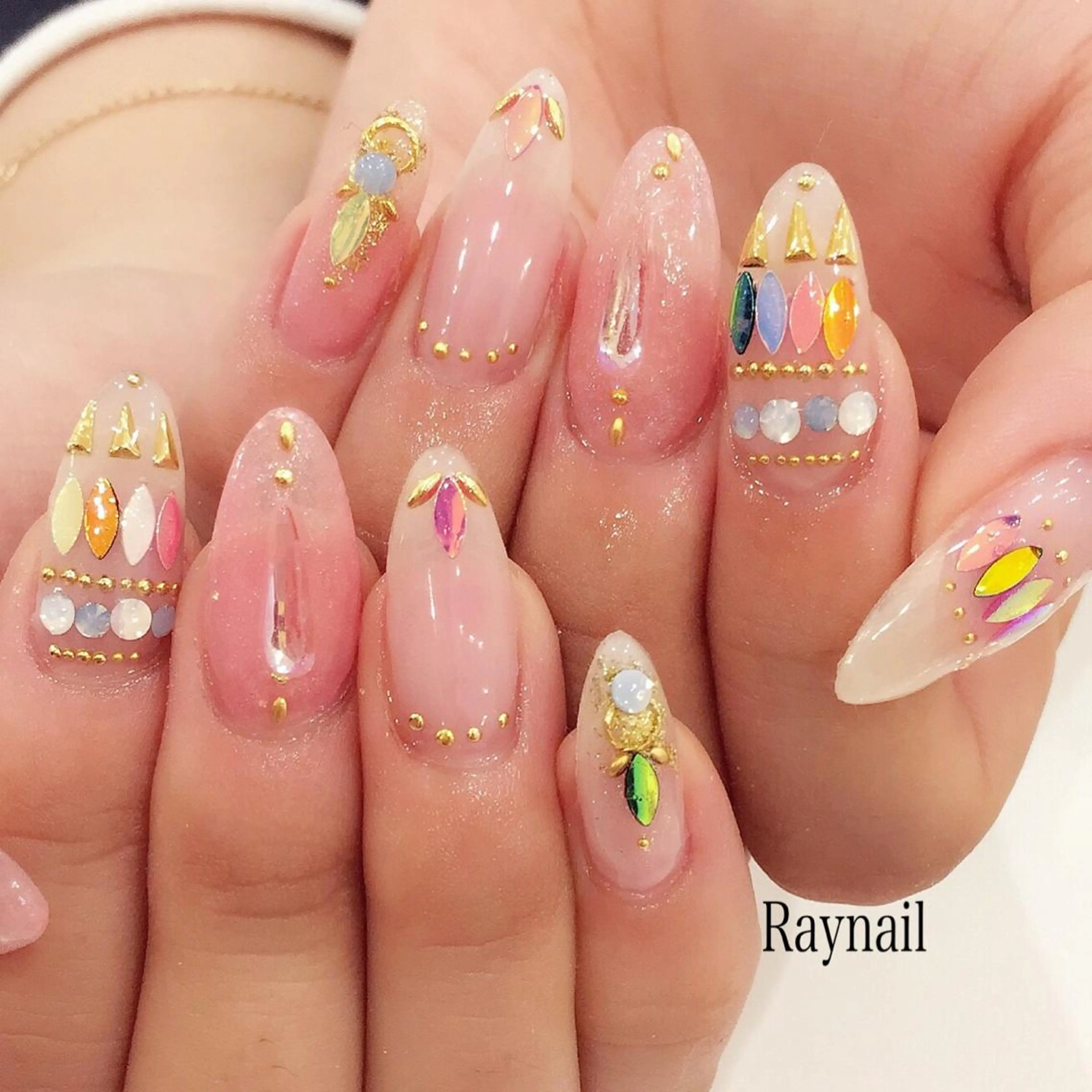 ネイル nailstudio ′ecole所属・nailstudio ′ecoleのネイルデザイン