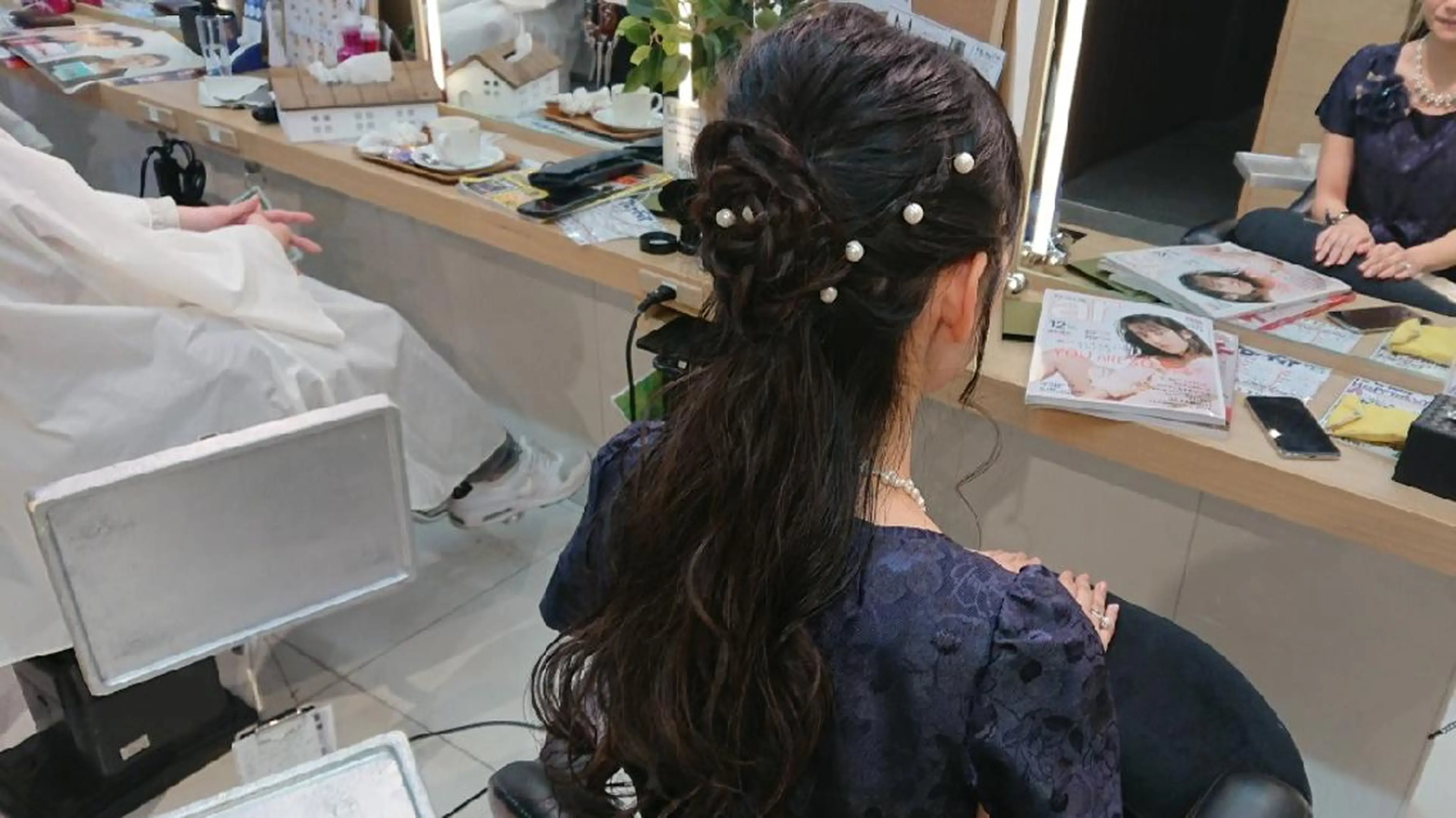 ヘアアレンジ ハーフアップ 透明感ハイライト◎ 伊藤夏海のヘアスタイル