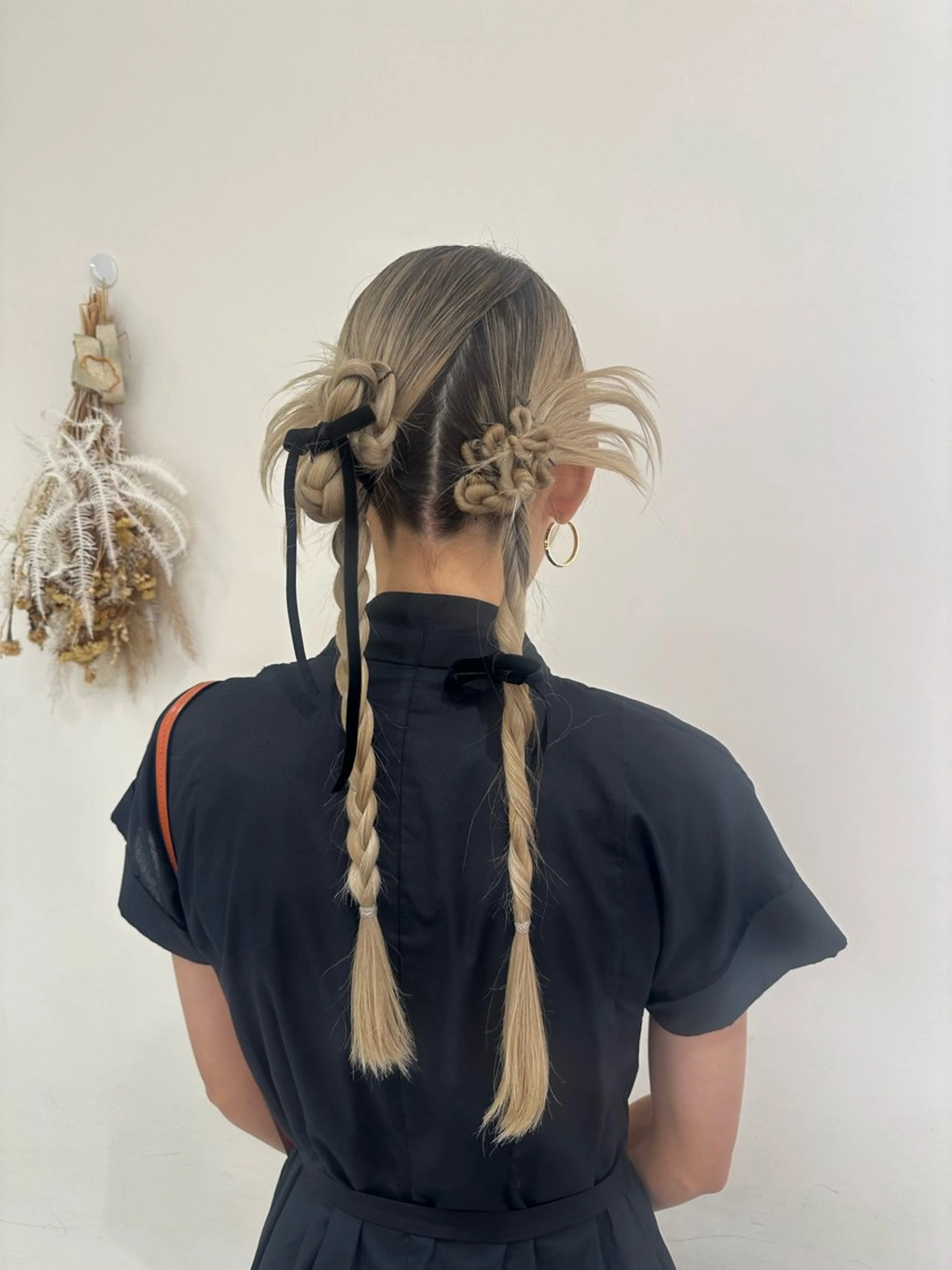 ロング カラー ヘアアレンジ ヘアセット タイトボブ個性派カラ ーAKANEのヘアスタイル