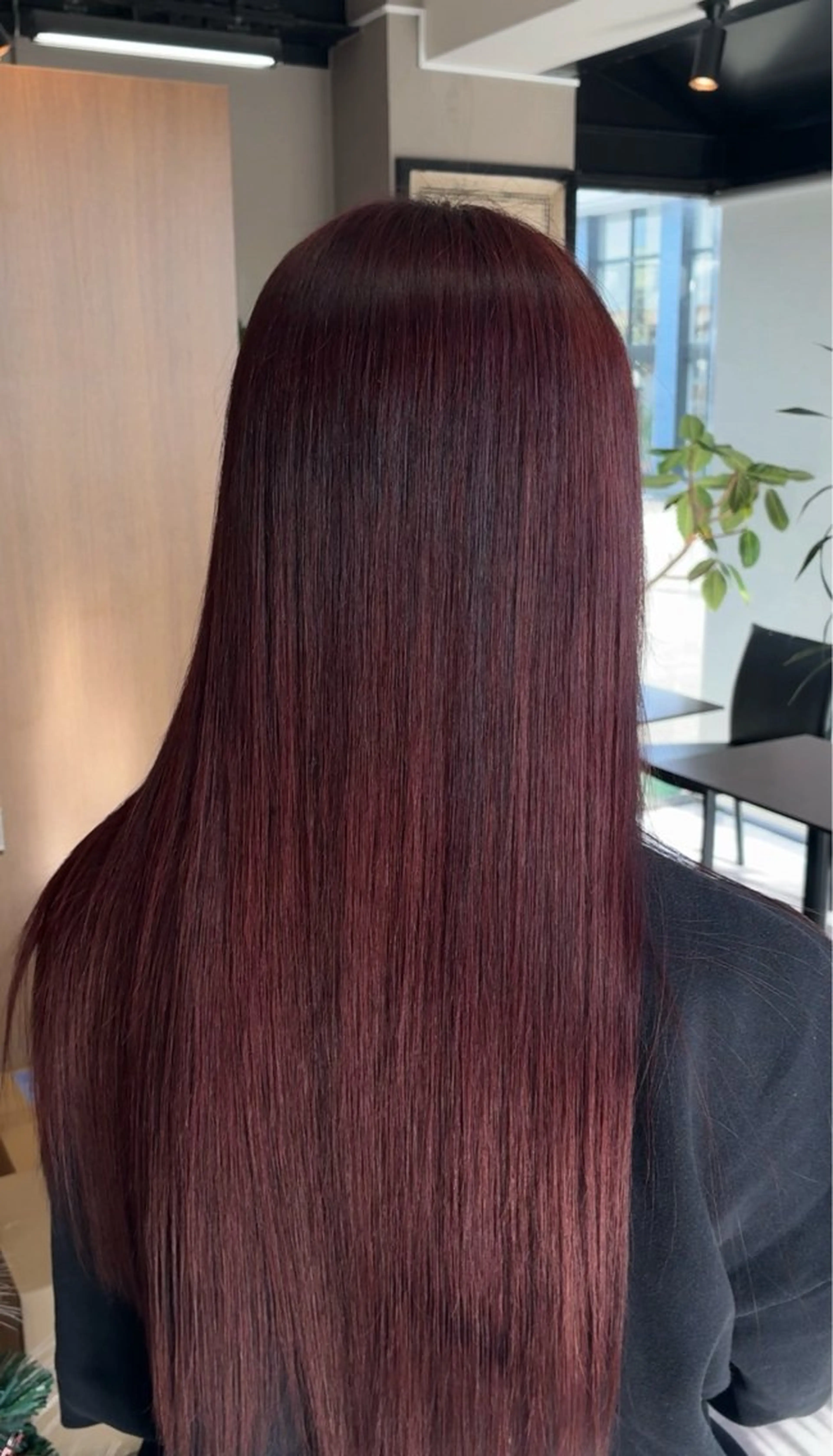 ロング カラー レッドカラー ヘアカラー arika hair make所属・arika もえのヘアスタイル