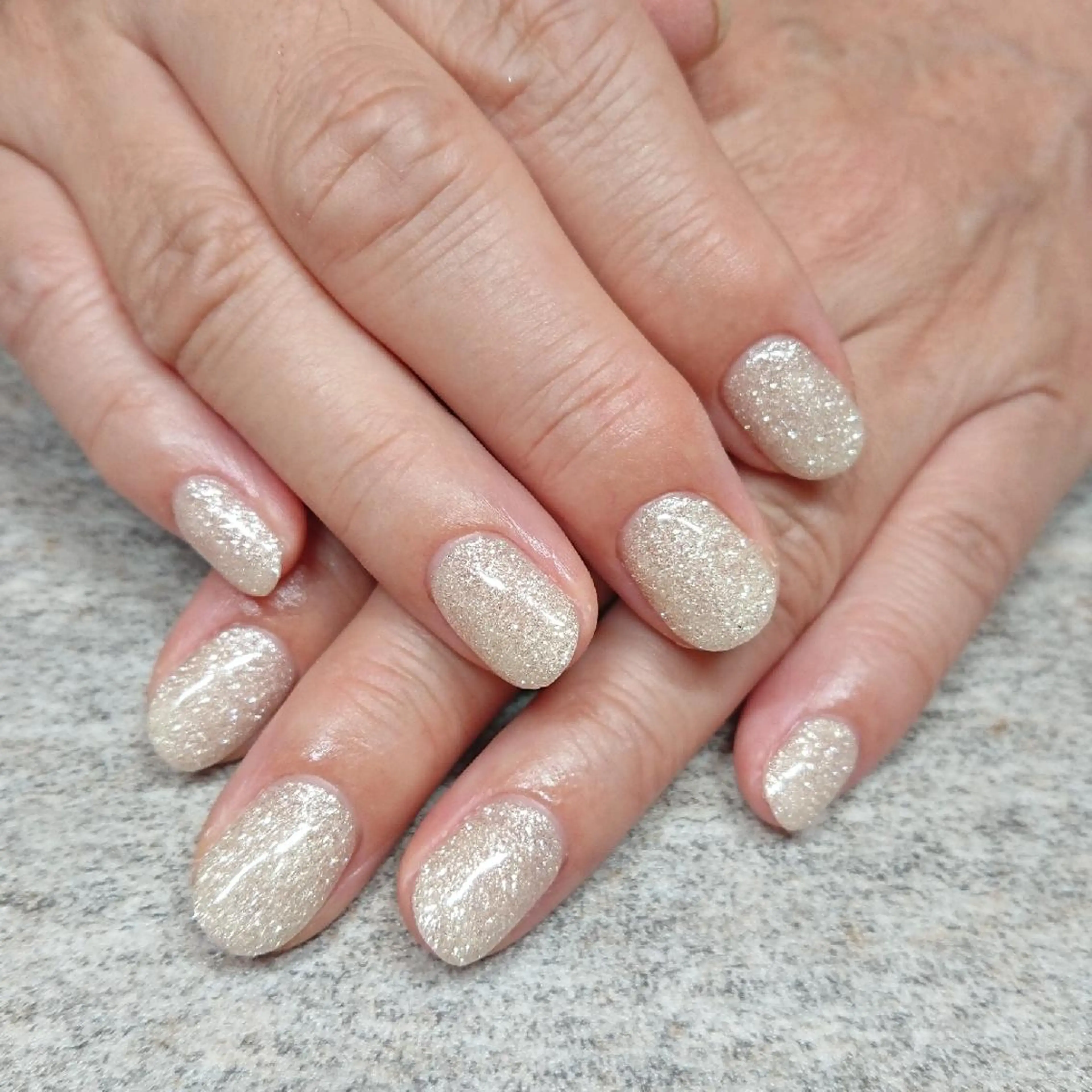 ネイル ジェヌインネイル 河内のネイルデザイン