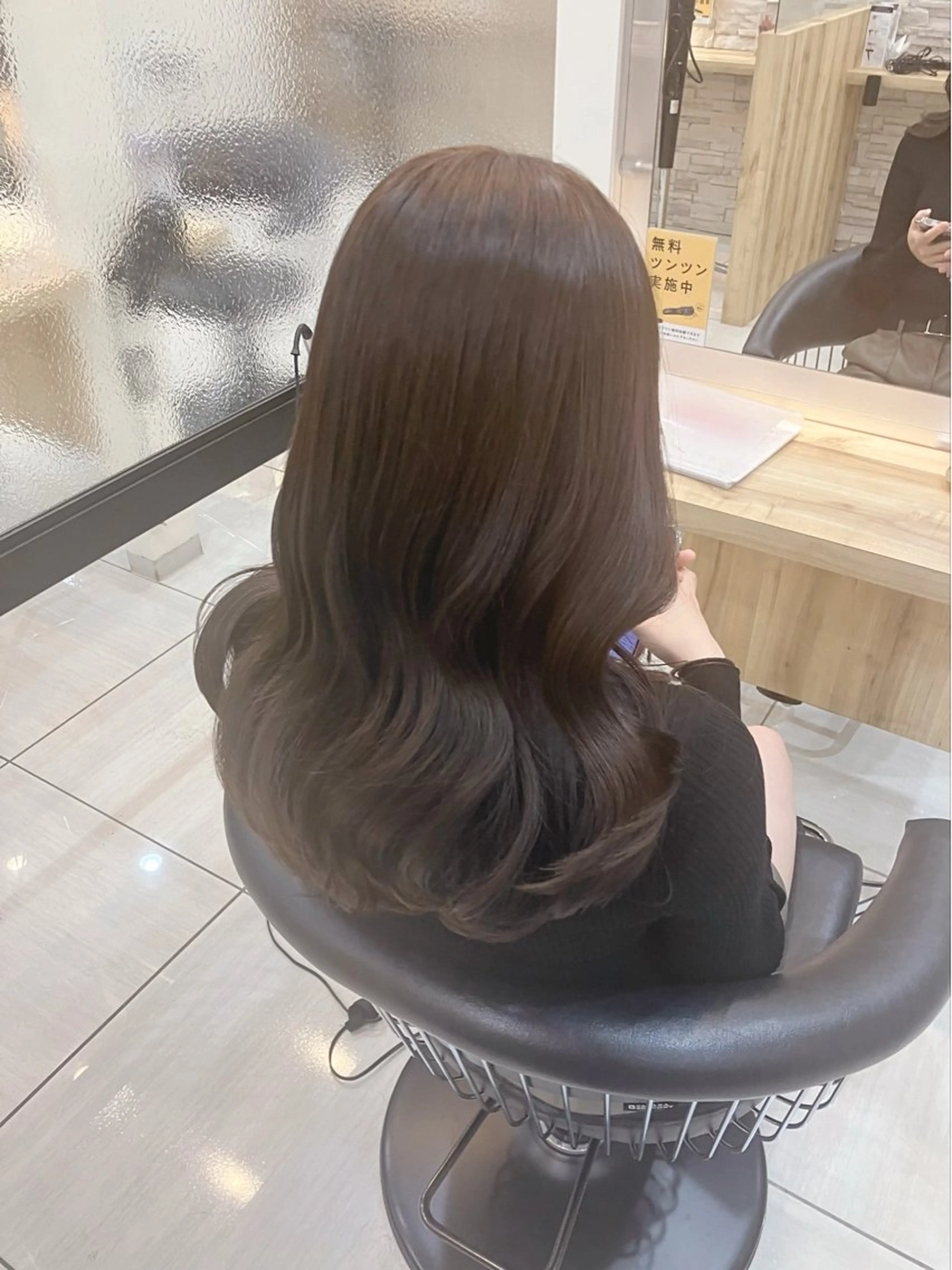 ロング 前髪/顔周り/透明感 艶カラーとどさんのヘアスタイル