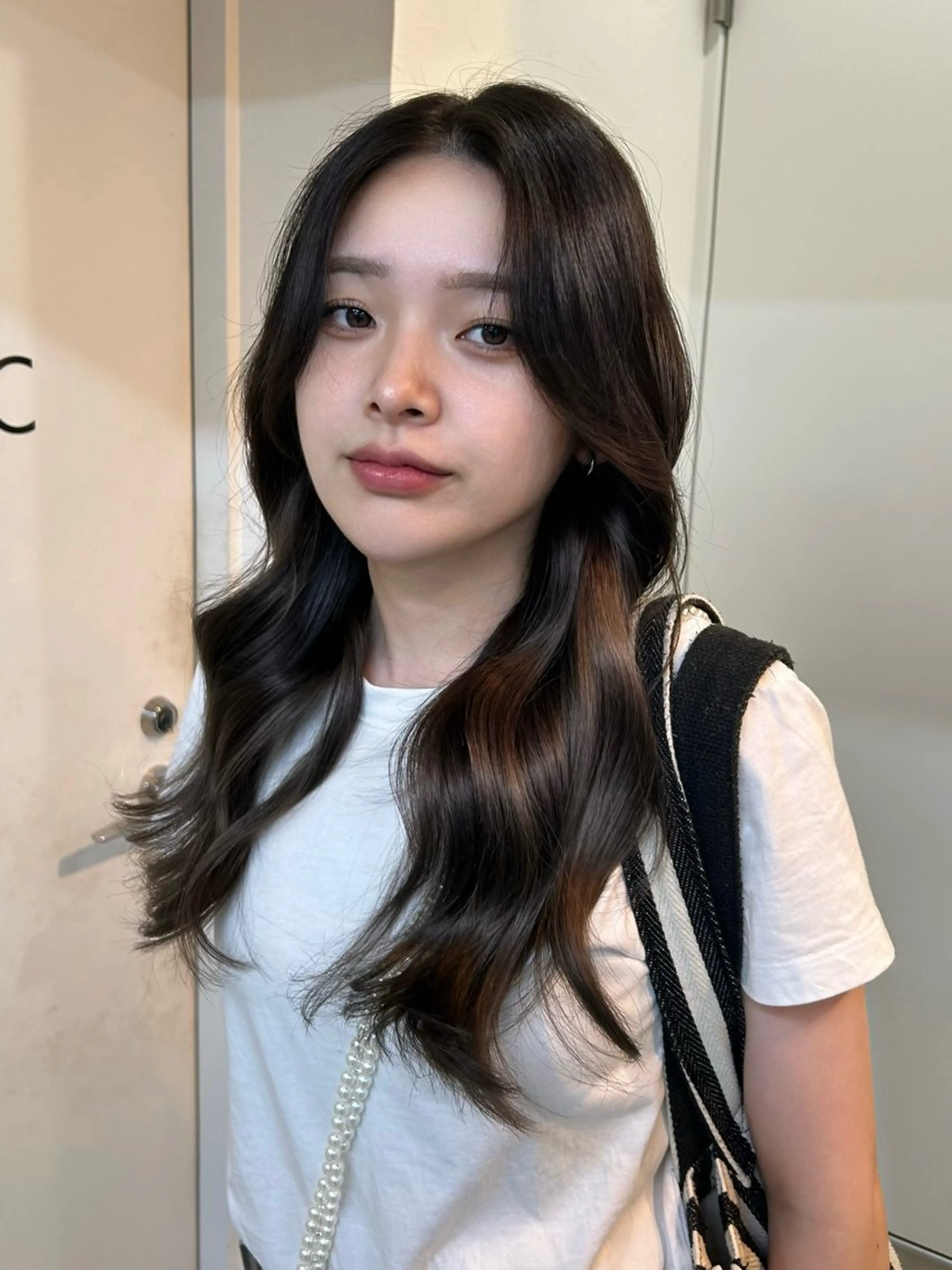 ロング カラー ボブ 顔まわりレイヤー 韓国風ヘア レイヤーカット ロング カット ヘアカラー トリートメント sunc所属・梅田l大人韓国ヘア レイヤー×艶カラーのヘアスタイル