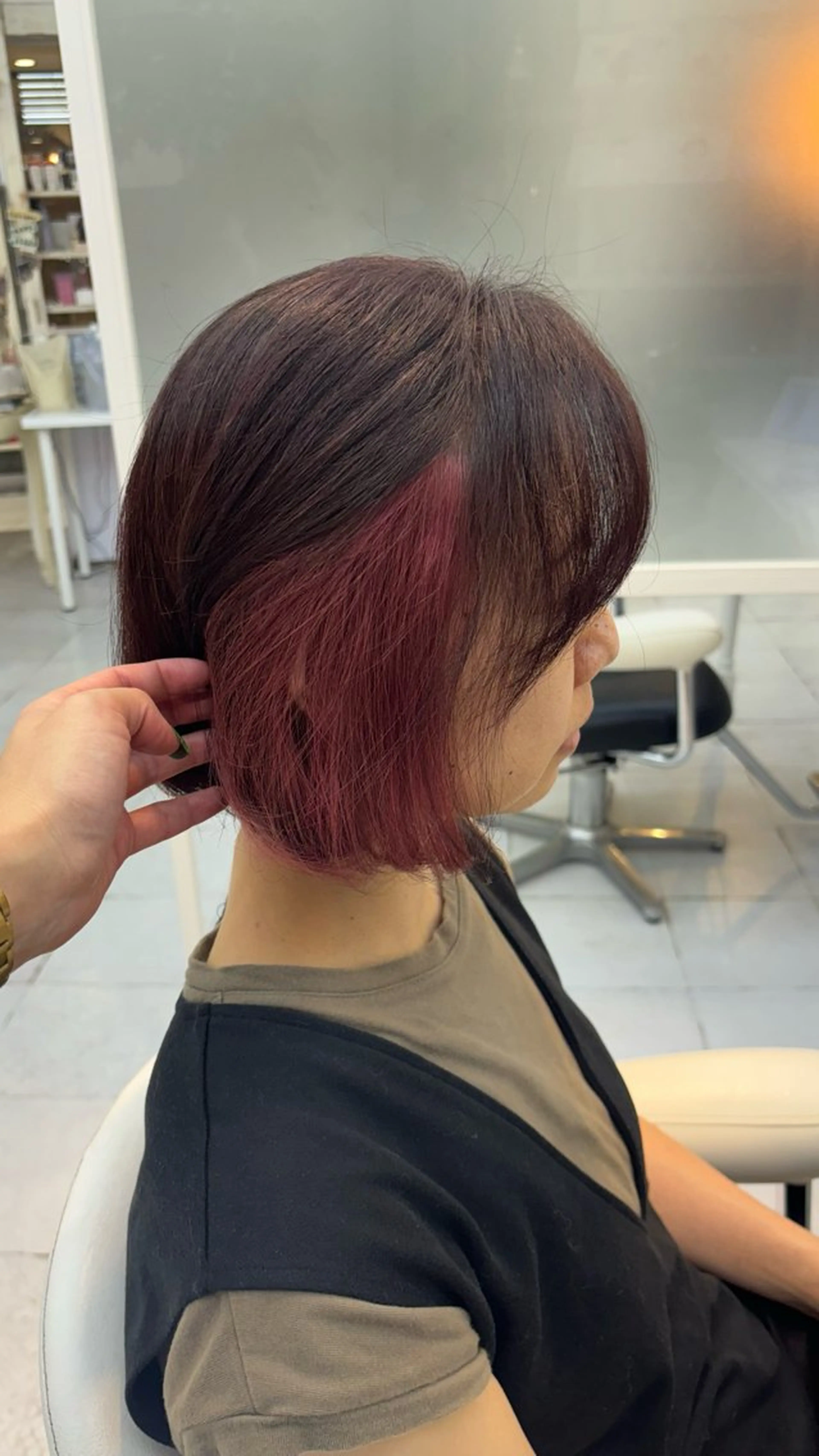 ミディアム カラー ブリーチ ブラウンカラー インナーカラー ピンクカラー ピンクブラウン カーリーパーマ/ パーマ/SAKURAのヘアスタイル