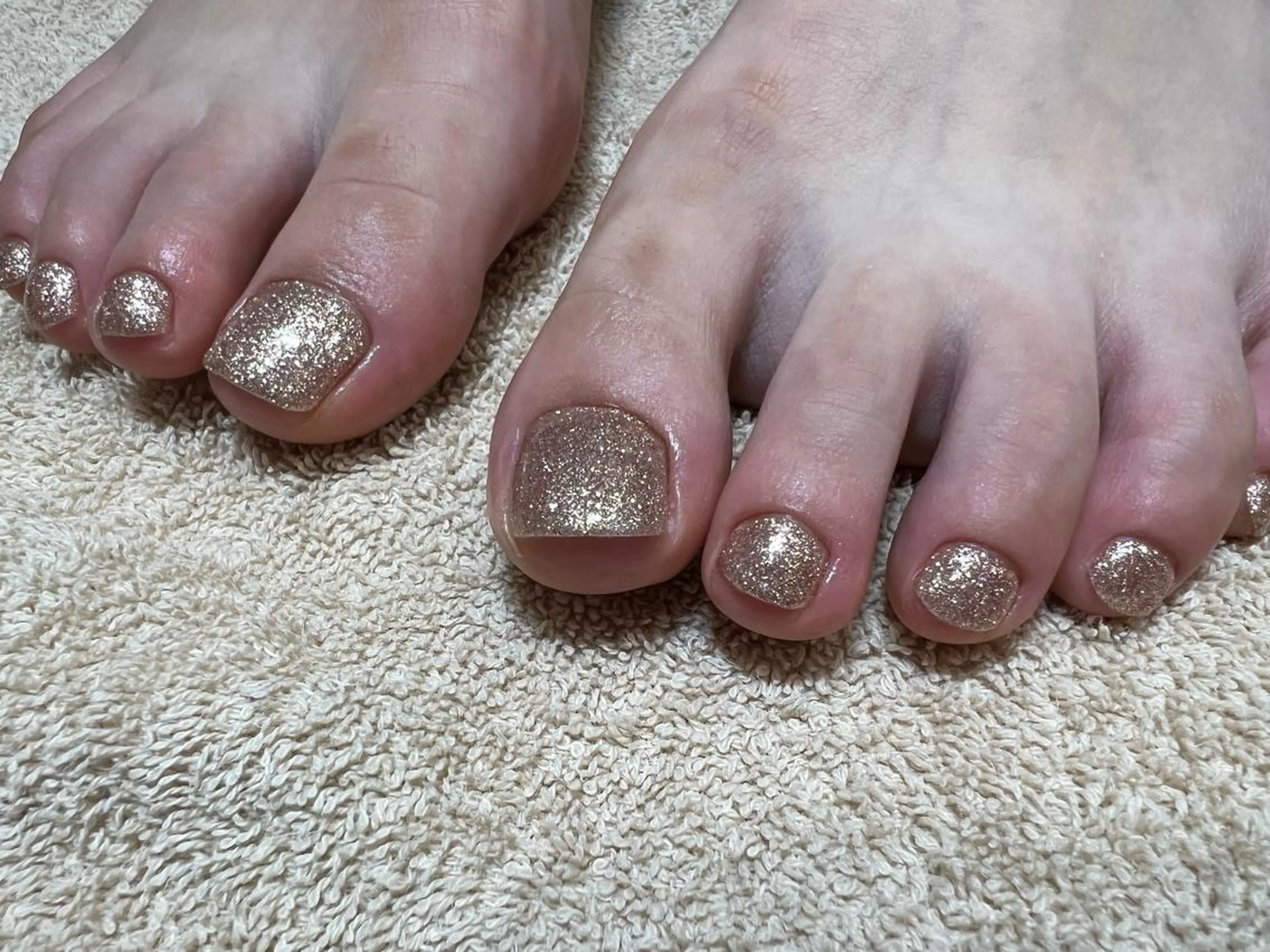 フットネイル🦶🏼💕ワンカラー🍒✨（オフなし）の写真