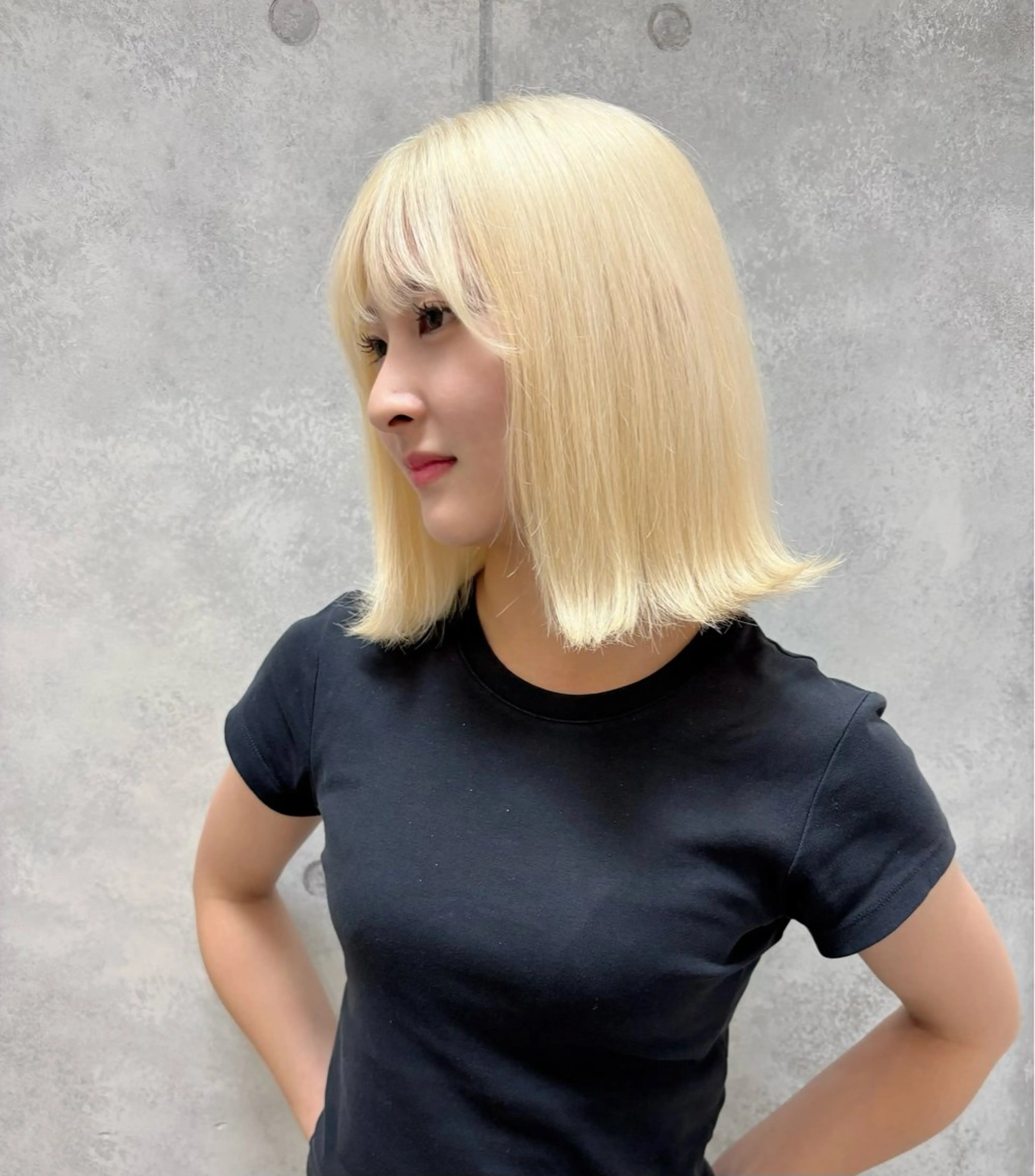 ミディアム ヘアカラー issei 梅田ハイトーン⭐️のヘアスタイル