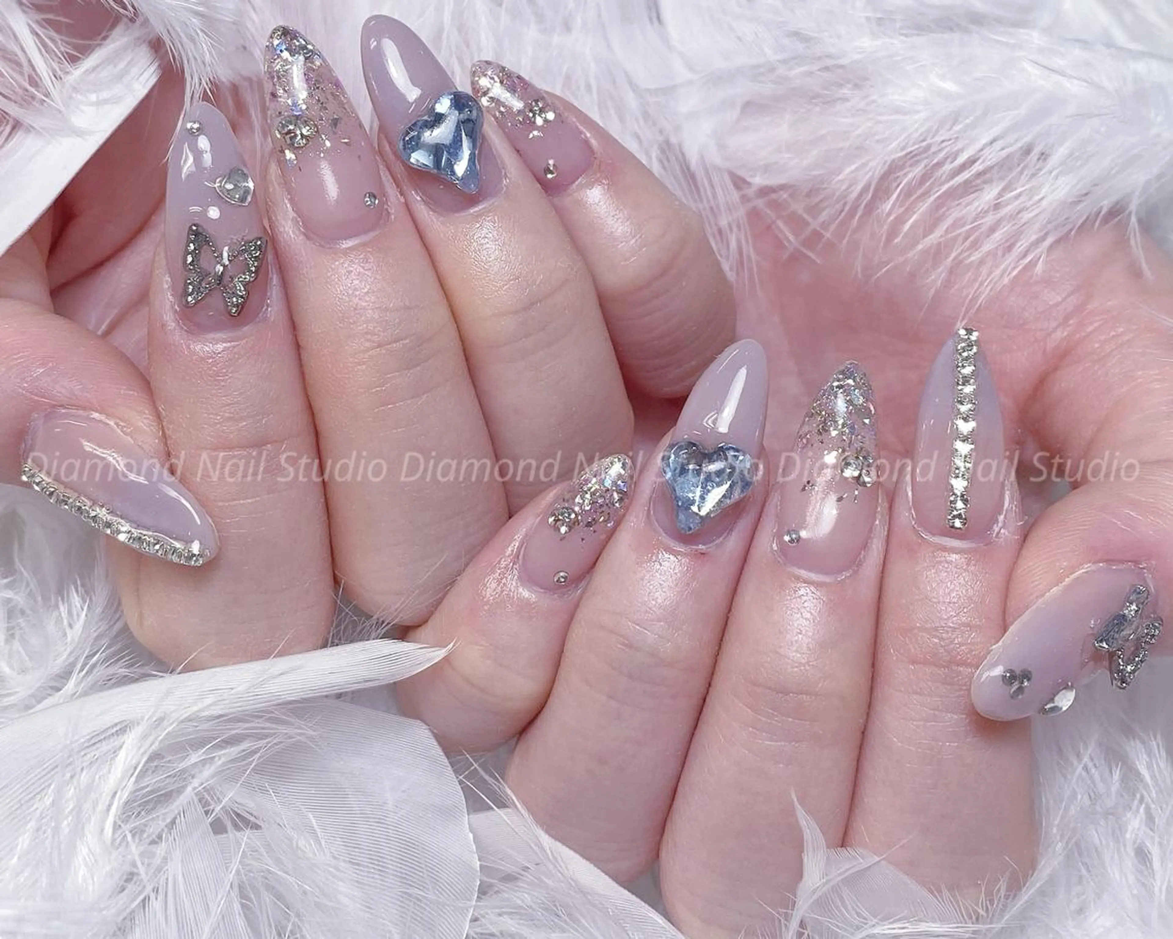 ネイル アートネイル オーロラネイル フラッシュネイル ガーリー キラキラネイル DIAMOND NailStudioのネイルデザイン