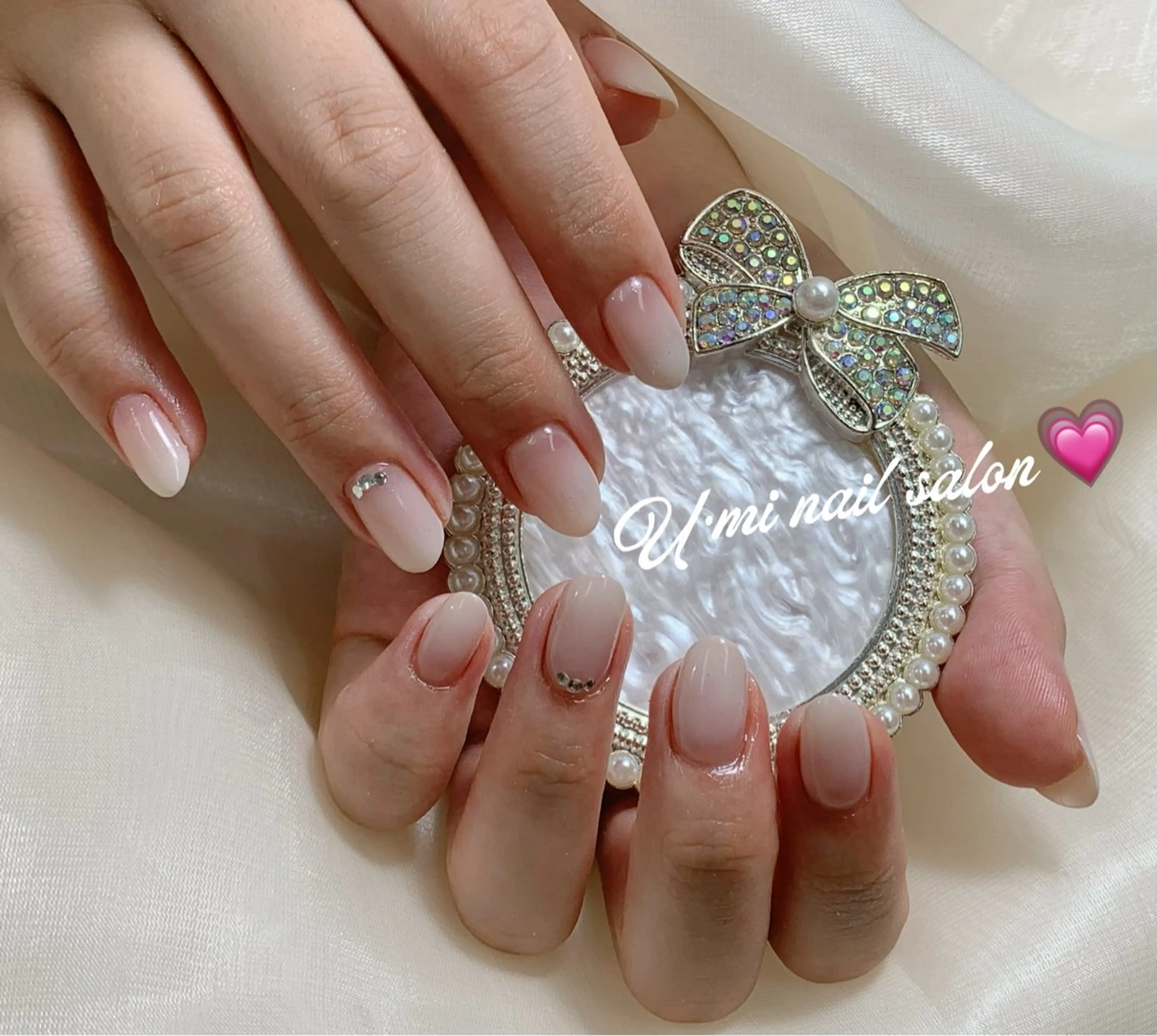 ネイル ストーンネイル U·Mi nail salon所属・U·Mi 上野御徒町容のネイルデザイン