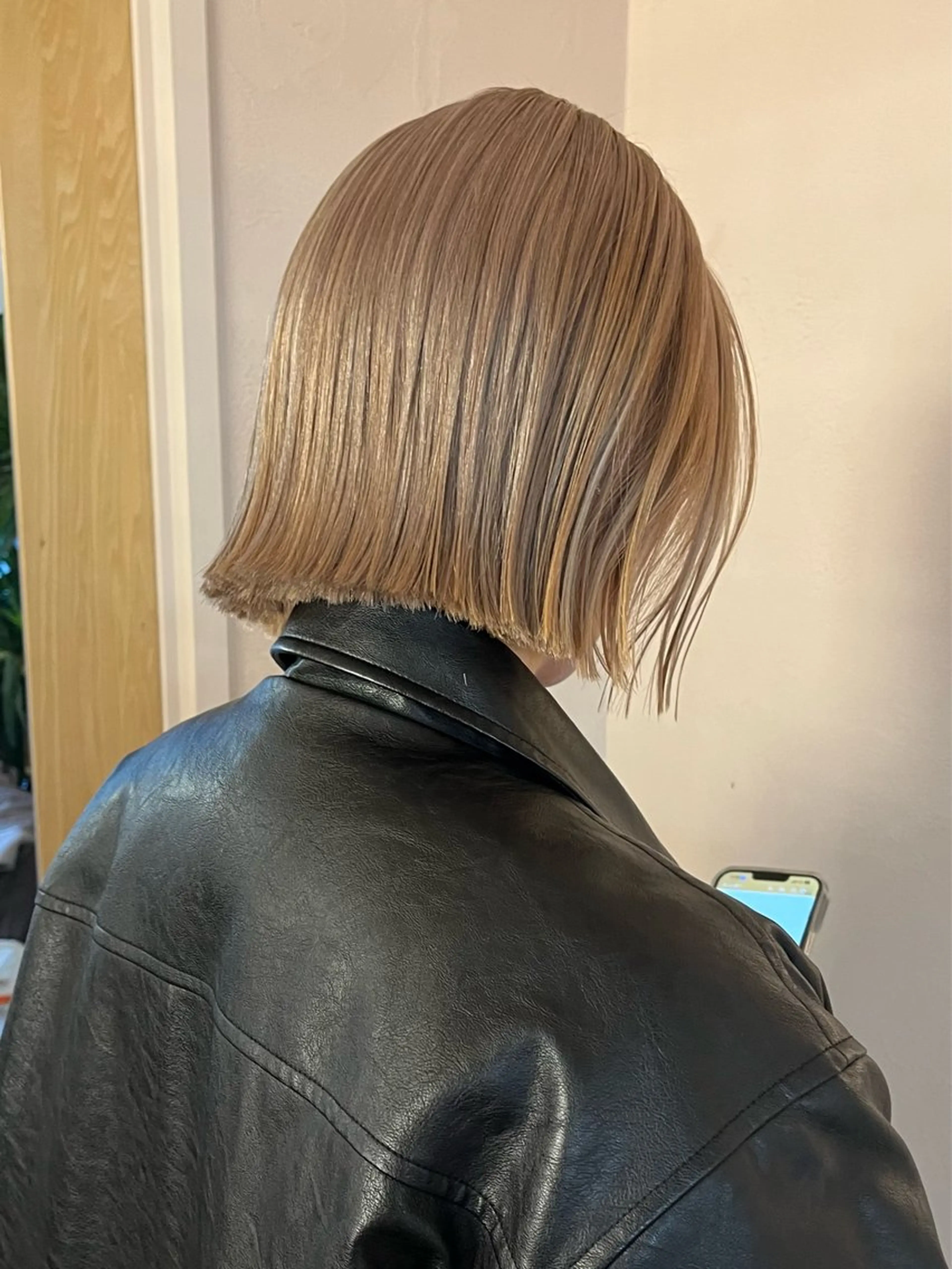 カラー ハイトーンカラー ボブ カット ヘアカラー iru所属・レイヤーカット/ ハイトーン/mikiのヘアスタイル