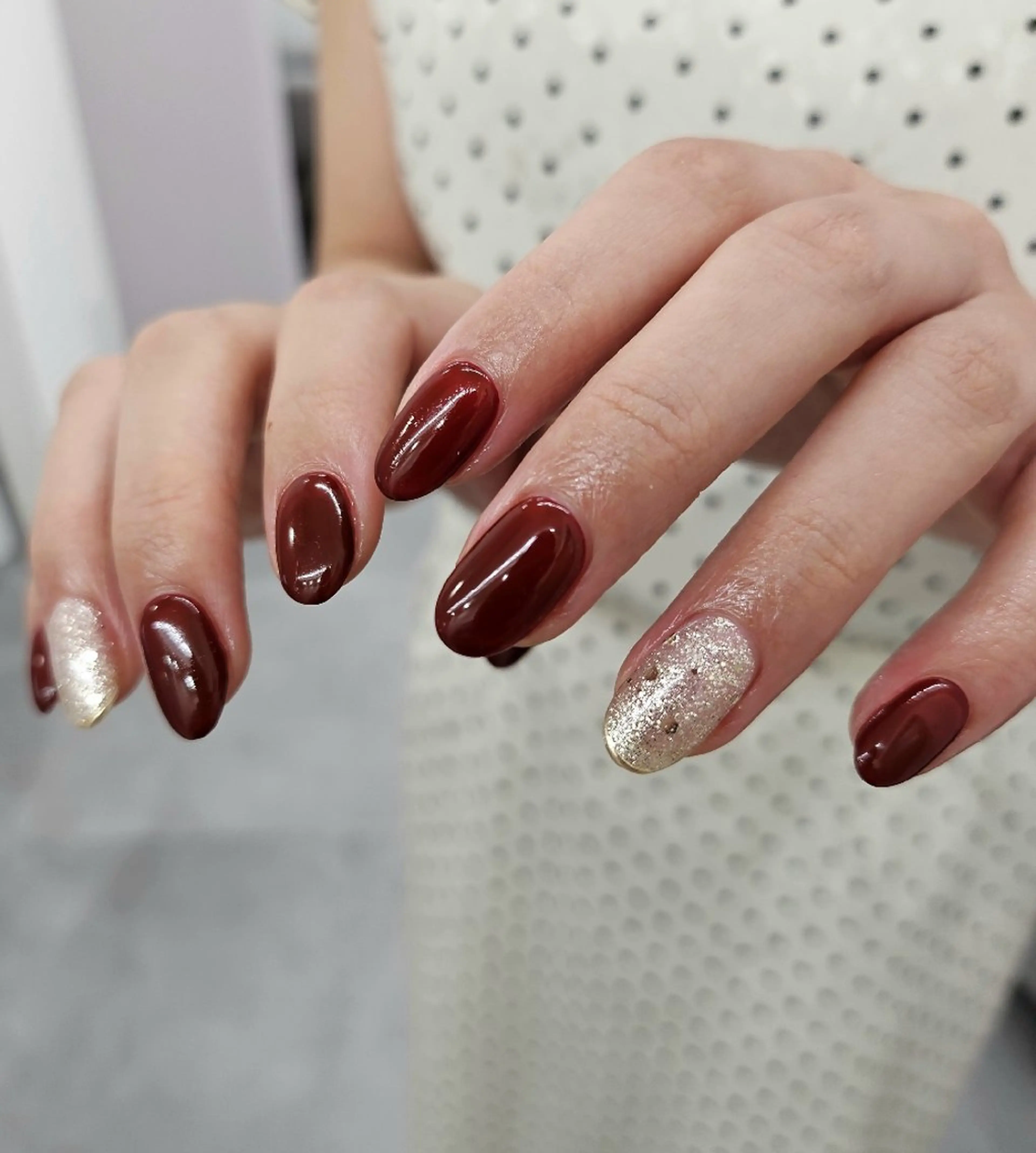 ネイル ボルドー ジェルネイル キラキラネイル 持ち込み パラジェル ハンドネイル puku nail 🌼kazu🌼のネイルデザイン