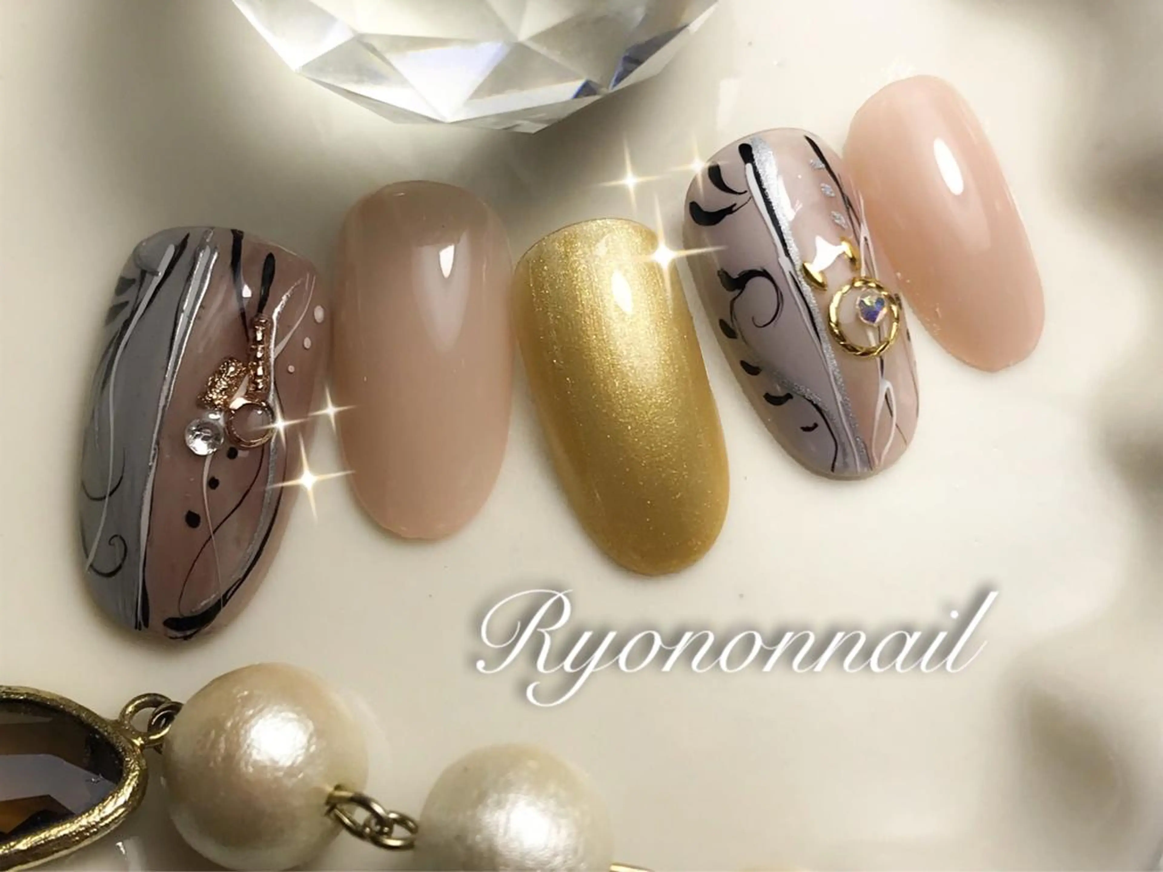 ネイル Ryononnail(リョノンネイル)所属・Ryononnail 上谷典子のネイルデザイン