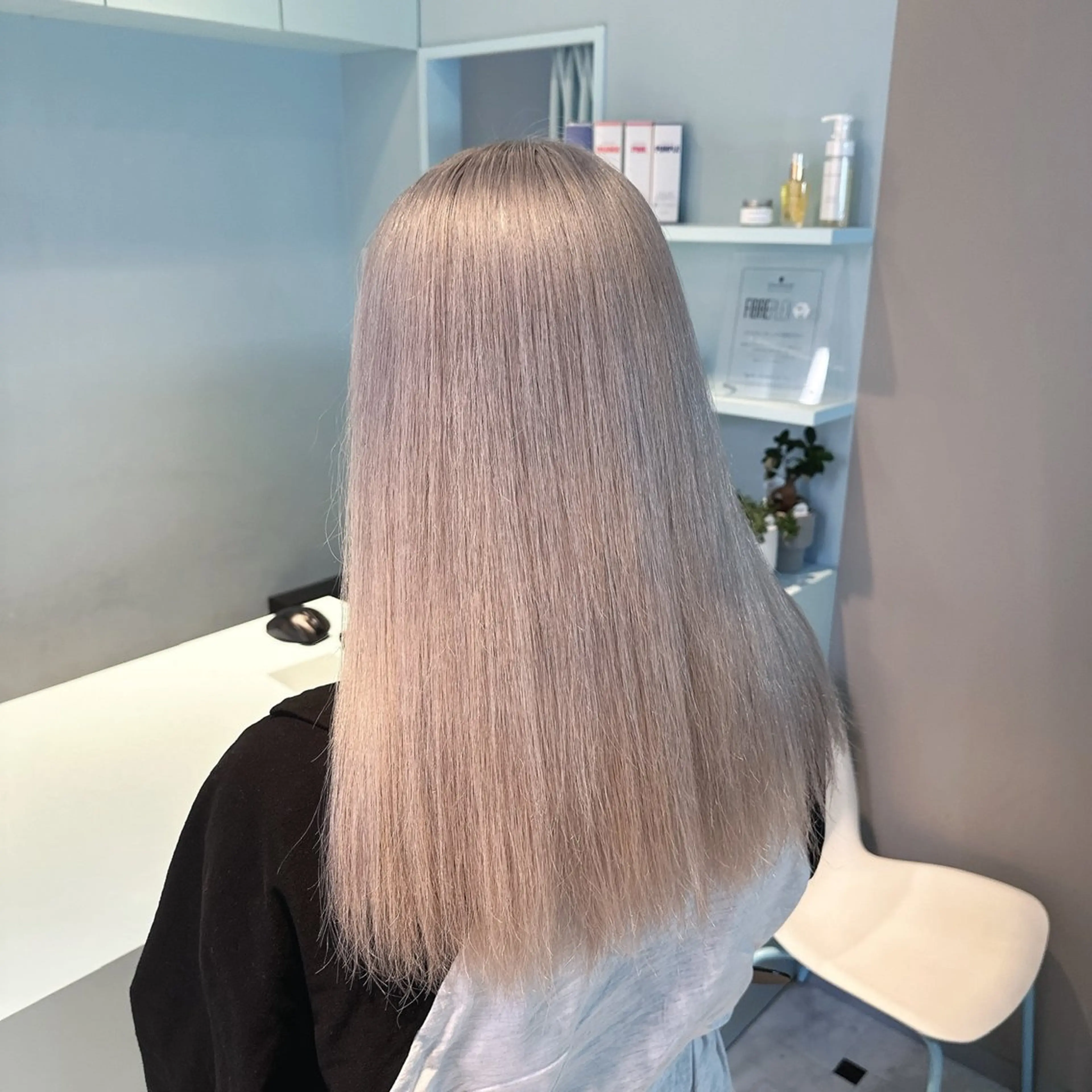 ロング カラー 🪄池袋ハイトーン 🪄ブリーチカラーのヘアスタイル