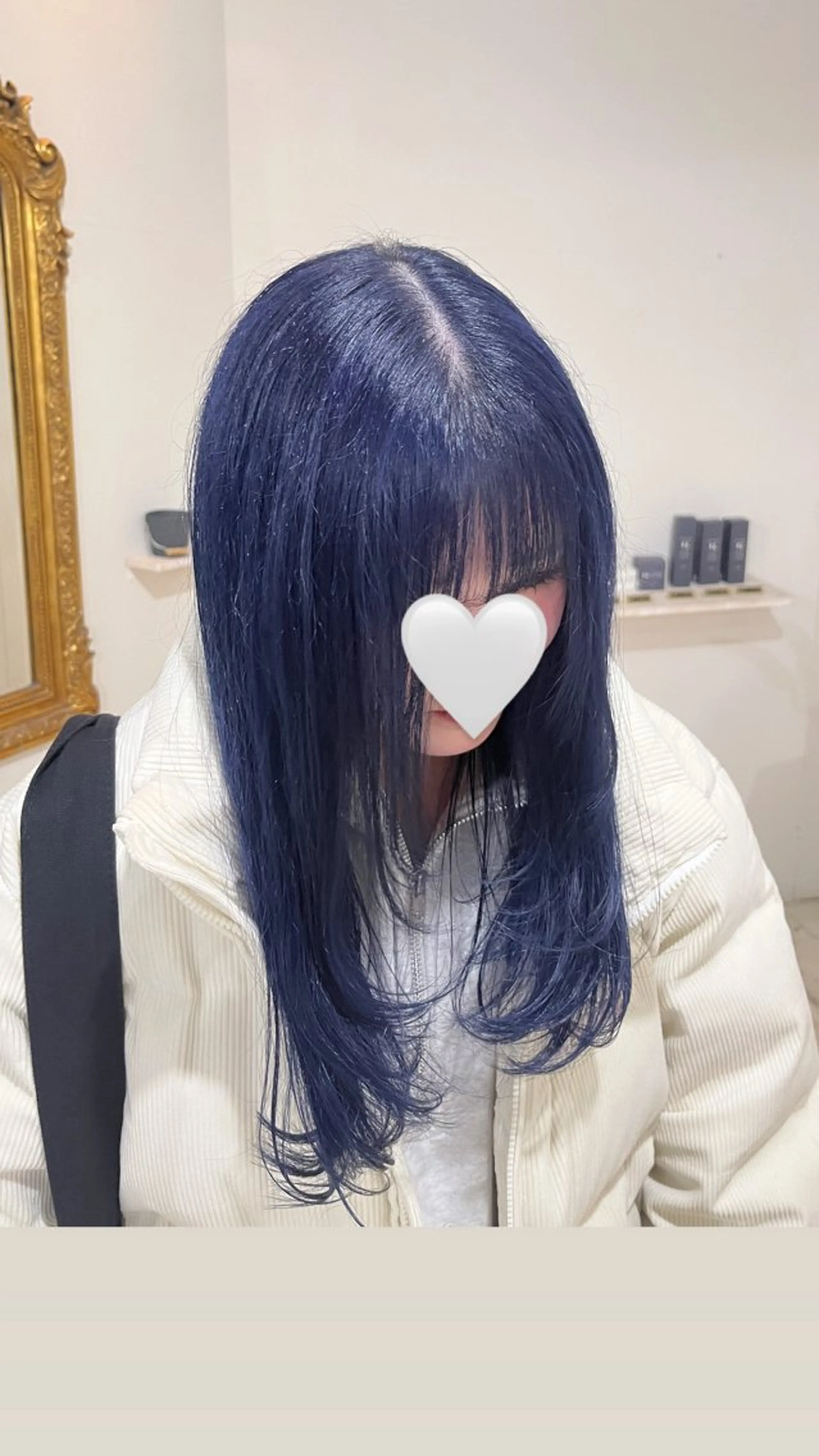 セミロング ヘアカラー 🩶ハイトーン🖤 URARAのヘアスタイル