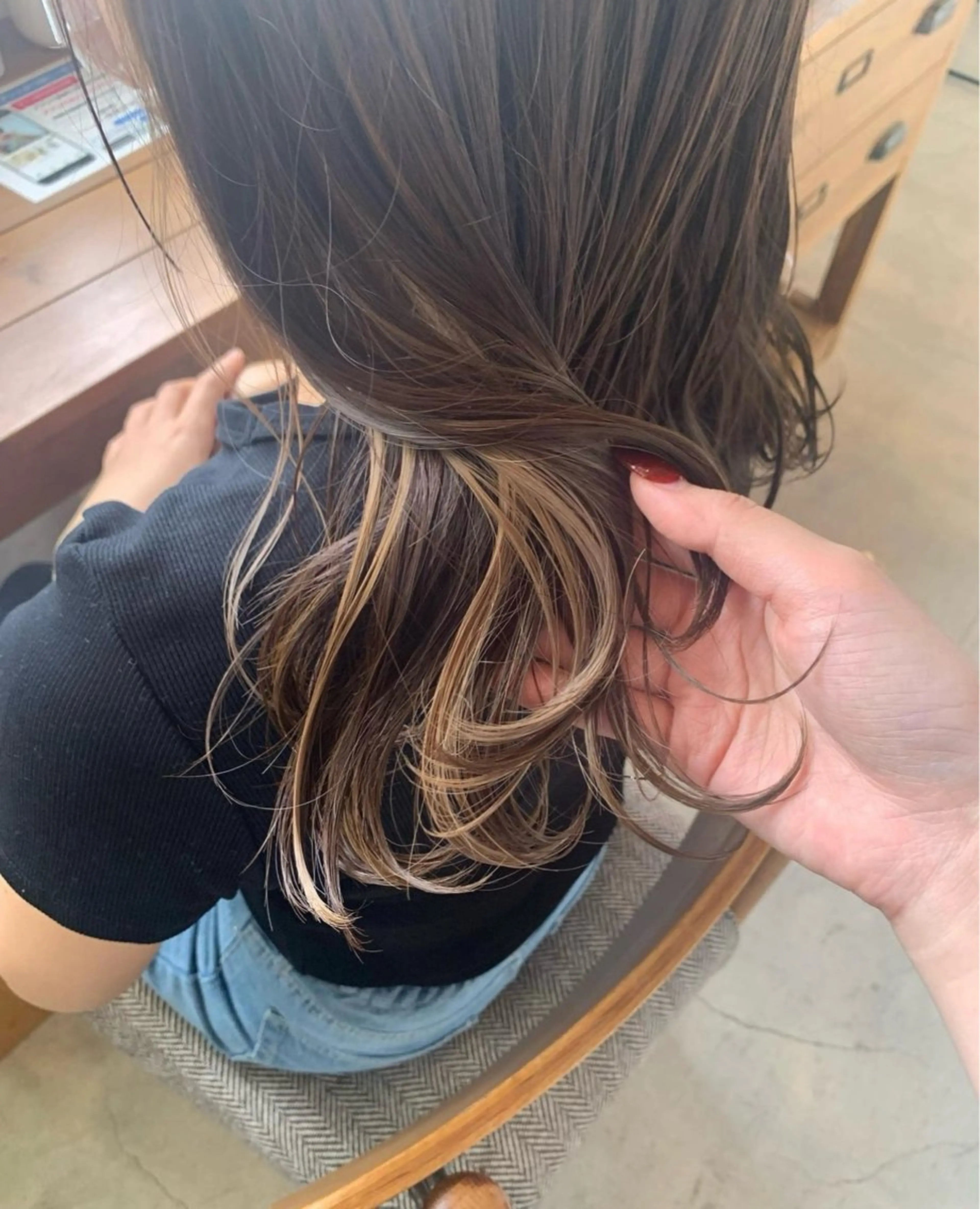 ロング カラー 中西 未有のヘアスタイル