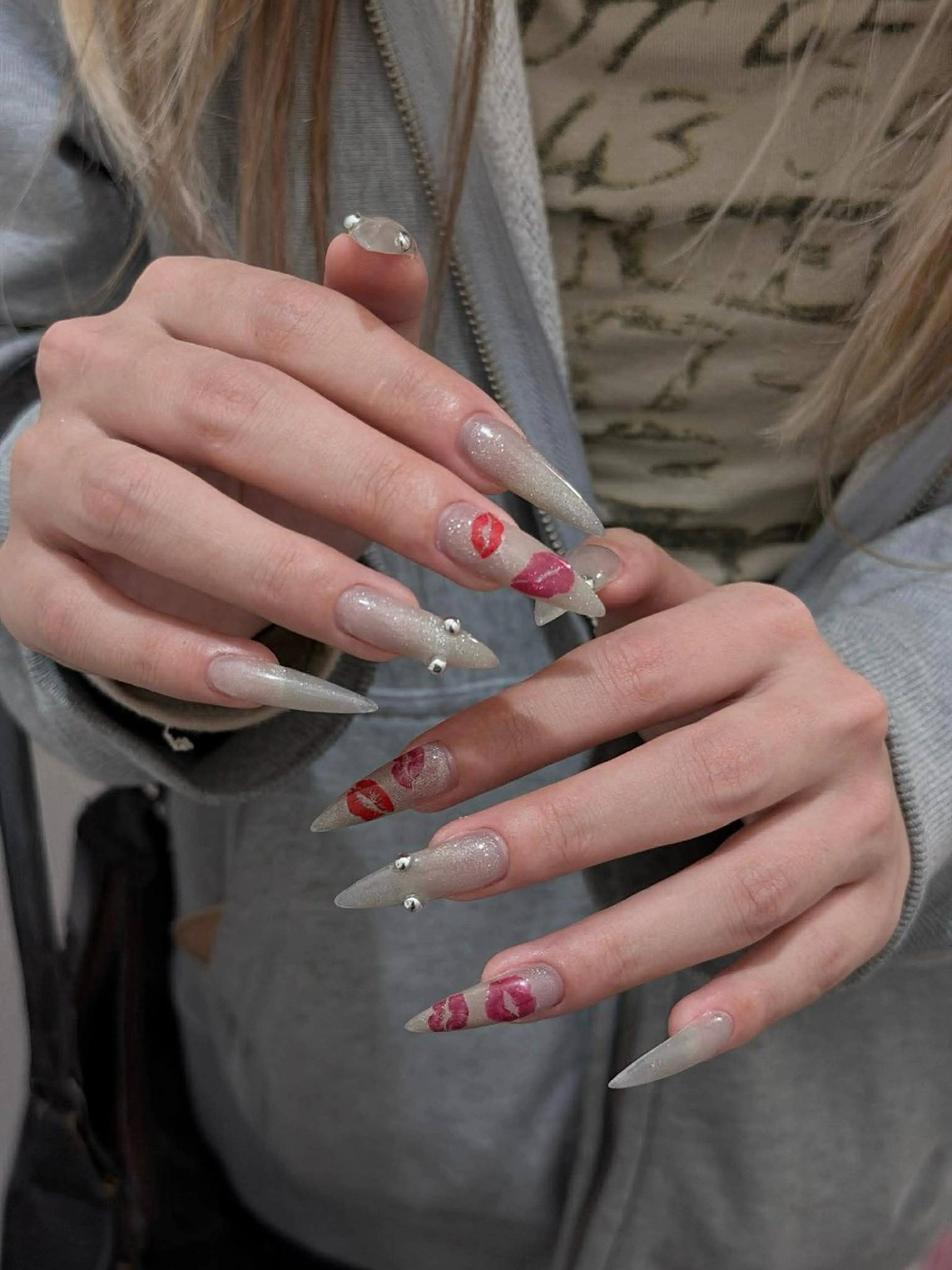 ネイル チークネイル ドット フレンチネイル グラデーション ハート ハンドネイル ハンドケア Eli Nails 新宿のネイルデザイン