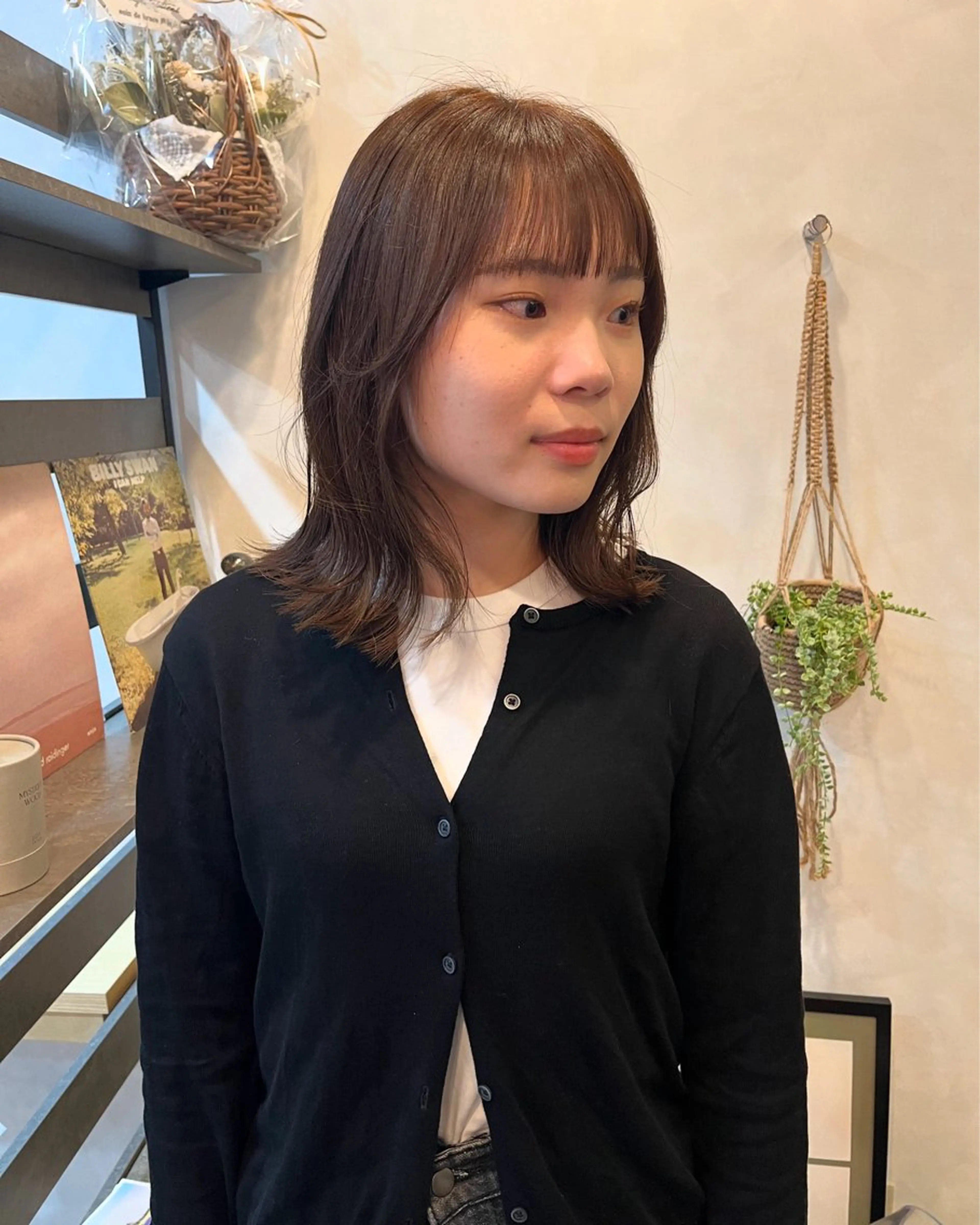 ミディアム カラー ベージュカラー ブリーチ ダブルカラー グレージュ ブリーチなしカラー カット ヘアカラー トリートメント 髪質改善/レイヤー/ ボブ/磯野史歩のヘアスタイル