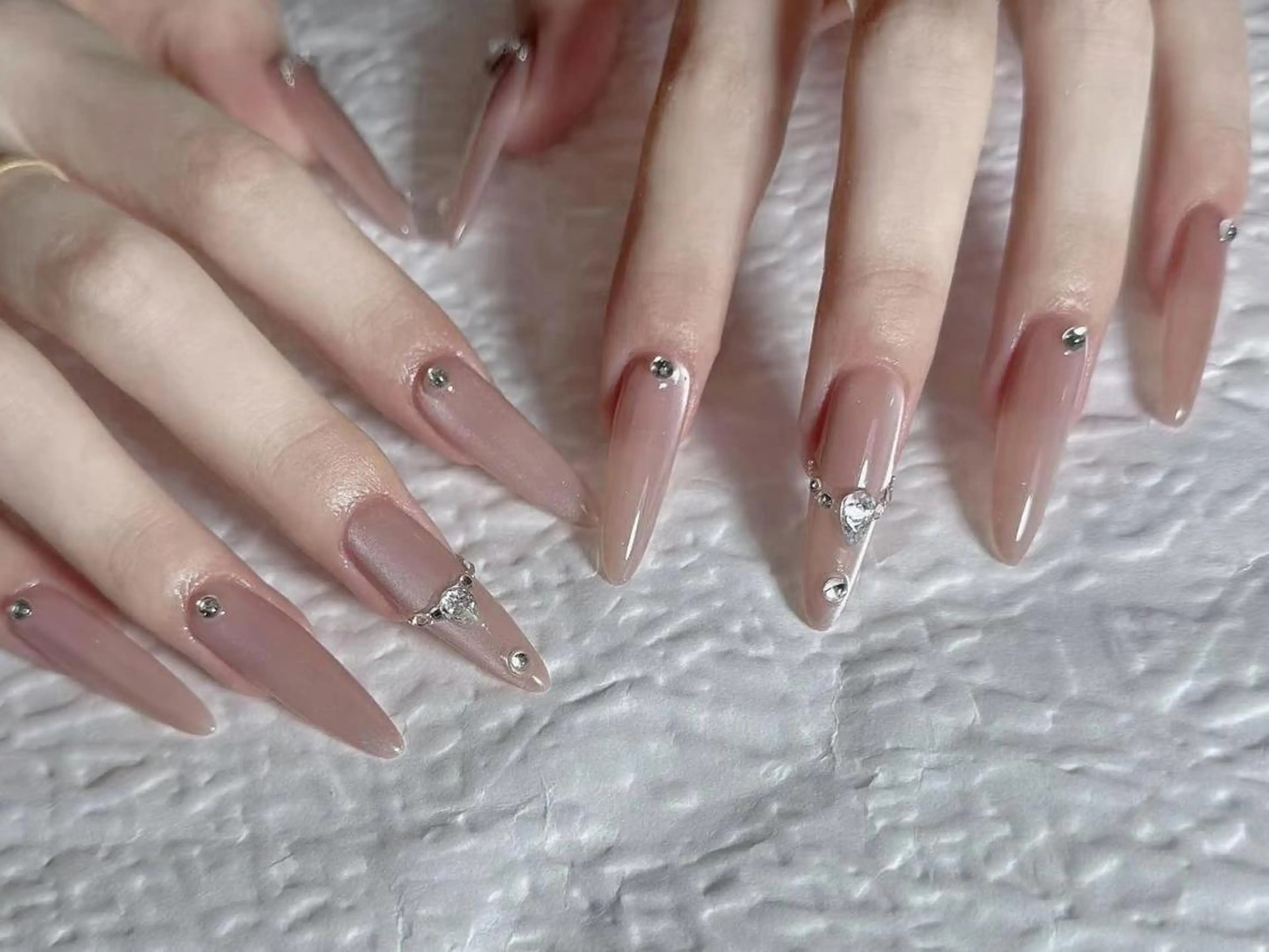 ネイル アートネイル ボルドー カジュアル ホログラムネイル ロングネイル ハンドネイル ハンドケア 🎀Sense Nail池袋店🎀のネイルデザイン