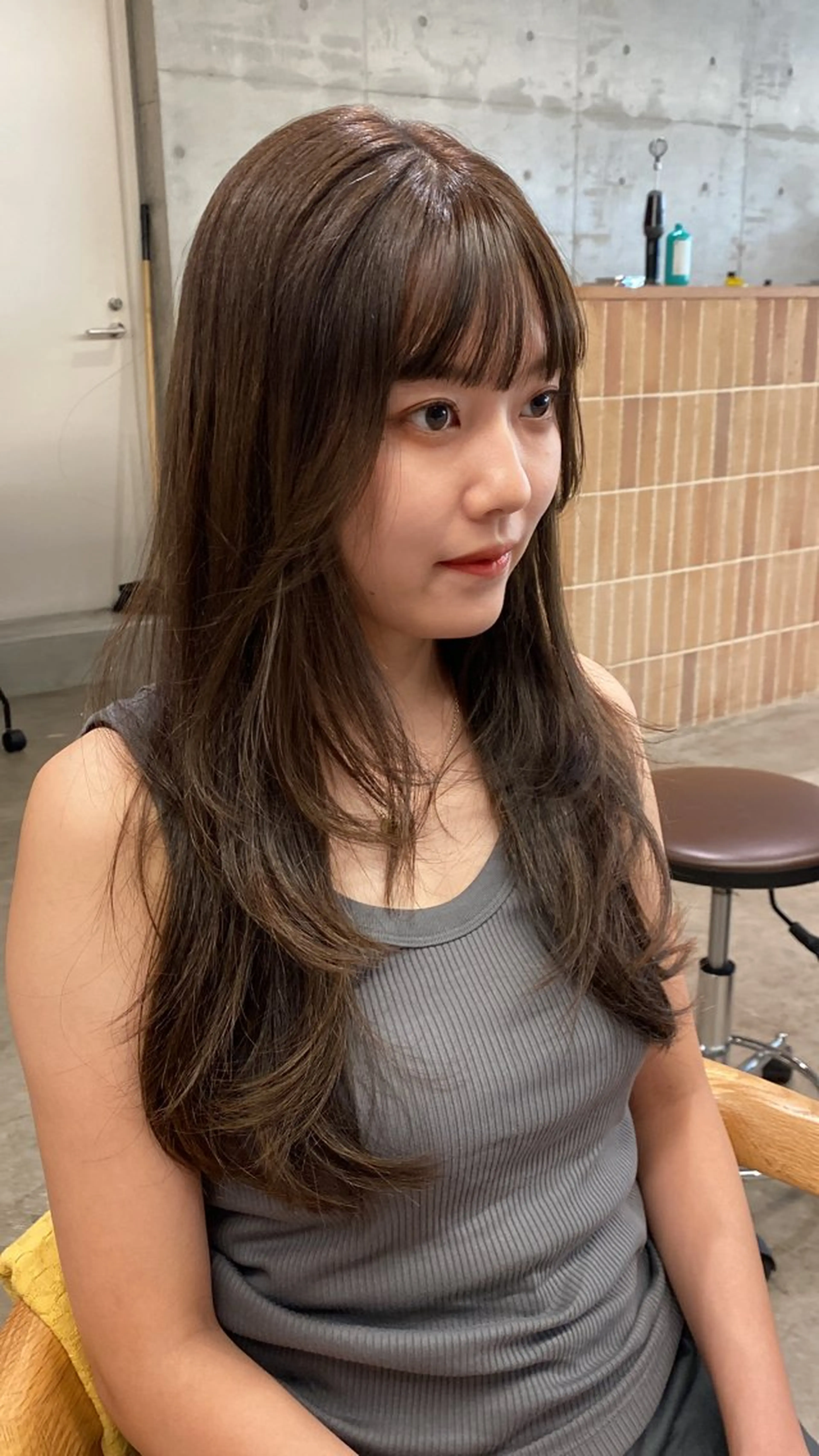 ロング カラー ベージュカラー オリーブベージュ 顔まわりレイヤー 顔周りカット 韓国風ヘア カット ヘアカラー トリートメント レイヤー/柔色 カラー/SAkiのヘアスタイル