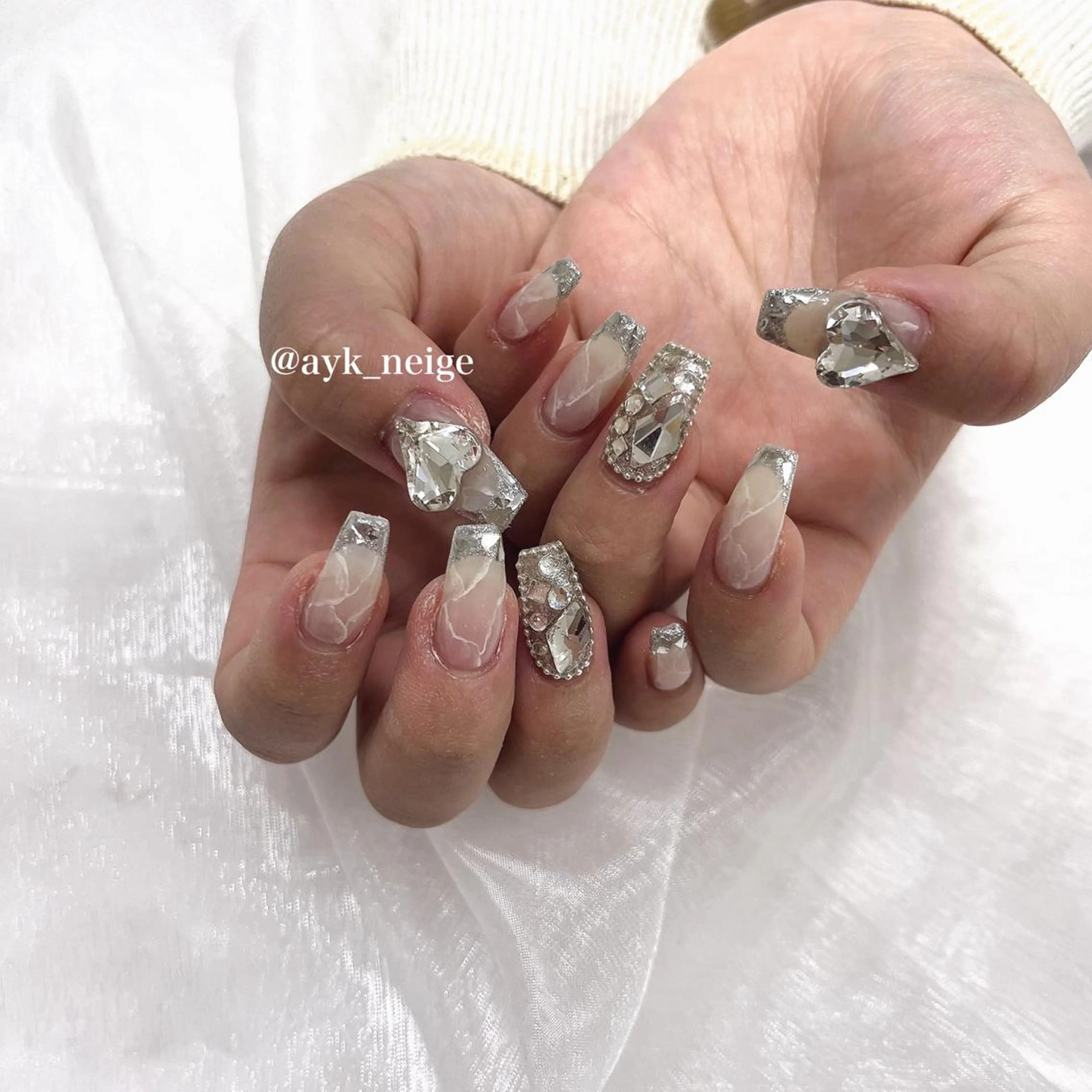 ネイル フットネイル フレンチネイル キラキラネイル 韓国ネイル リボン n'eige nail所属・大谷 綾香のネイルデザイン