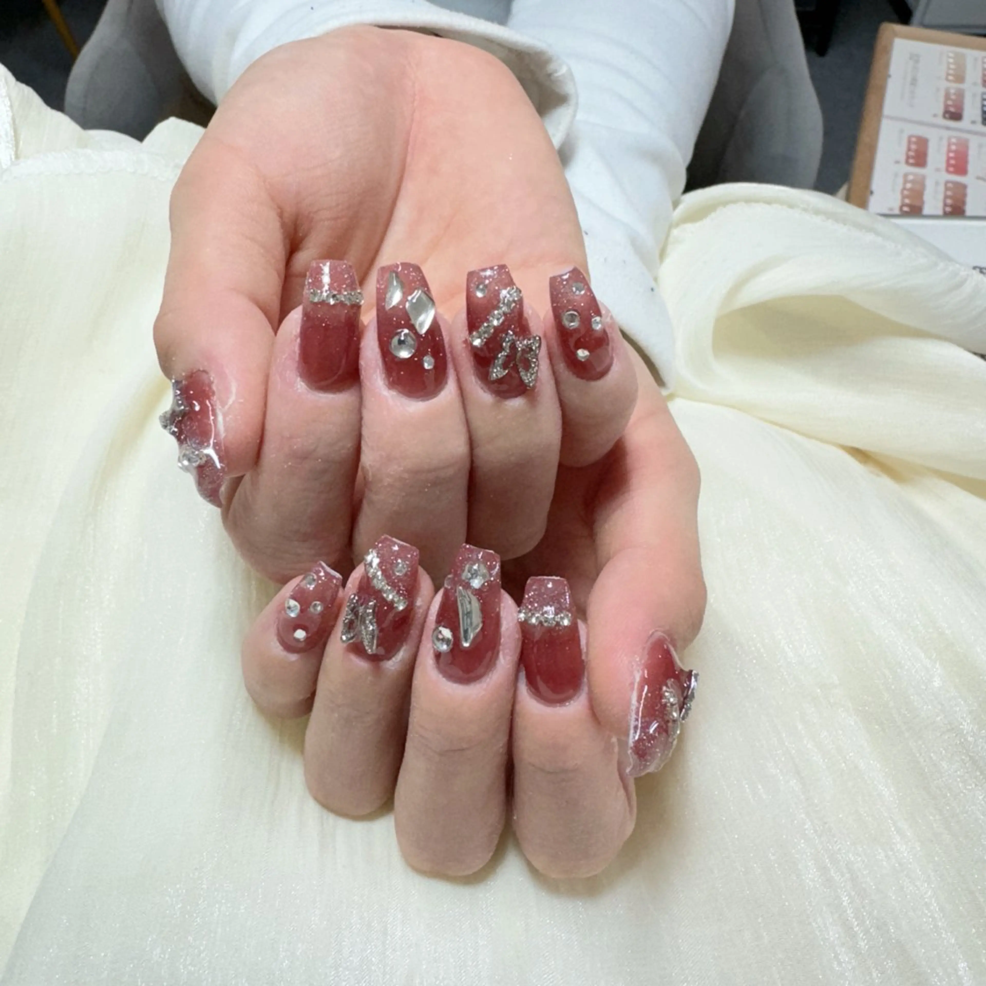 ネイル ハンドネイル 🎀nana🫧 ワンホンネイル🎀のネイルデザイン