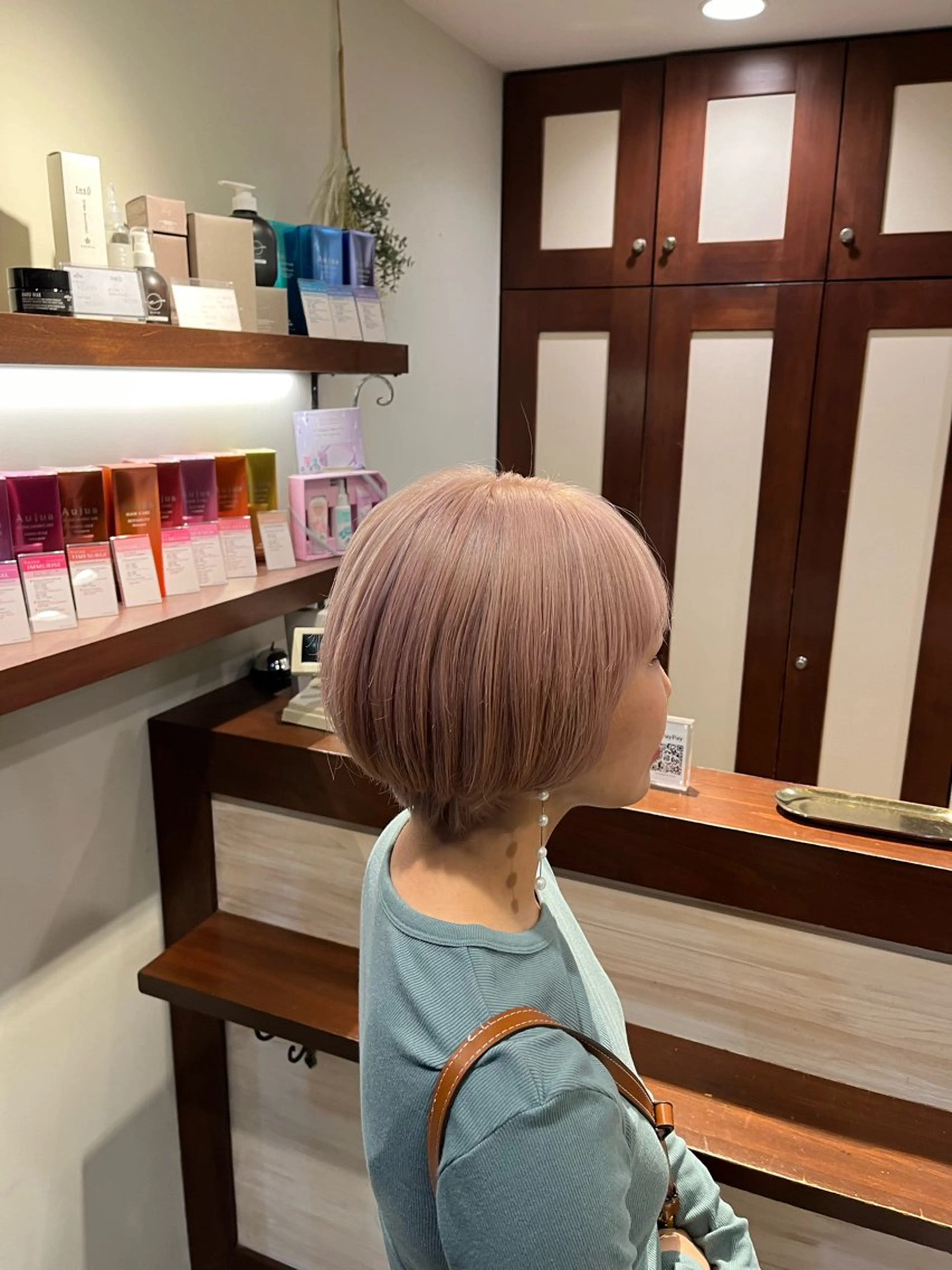 ショート カラー ピンクカラー ホワイトピンク 大人透明感艶カラー 寺田稜のヘアスタイル