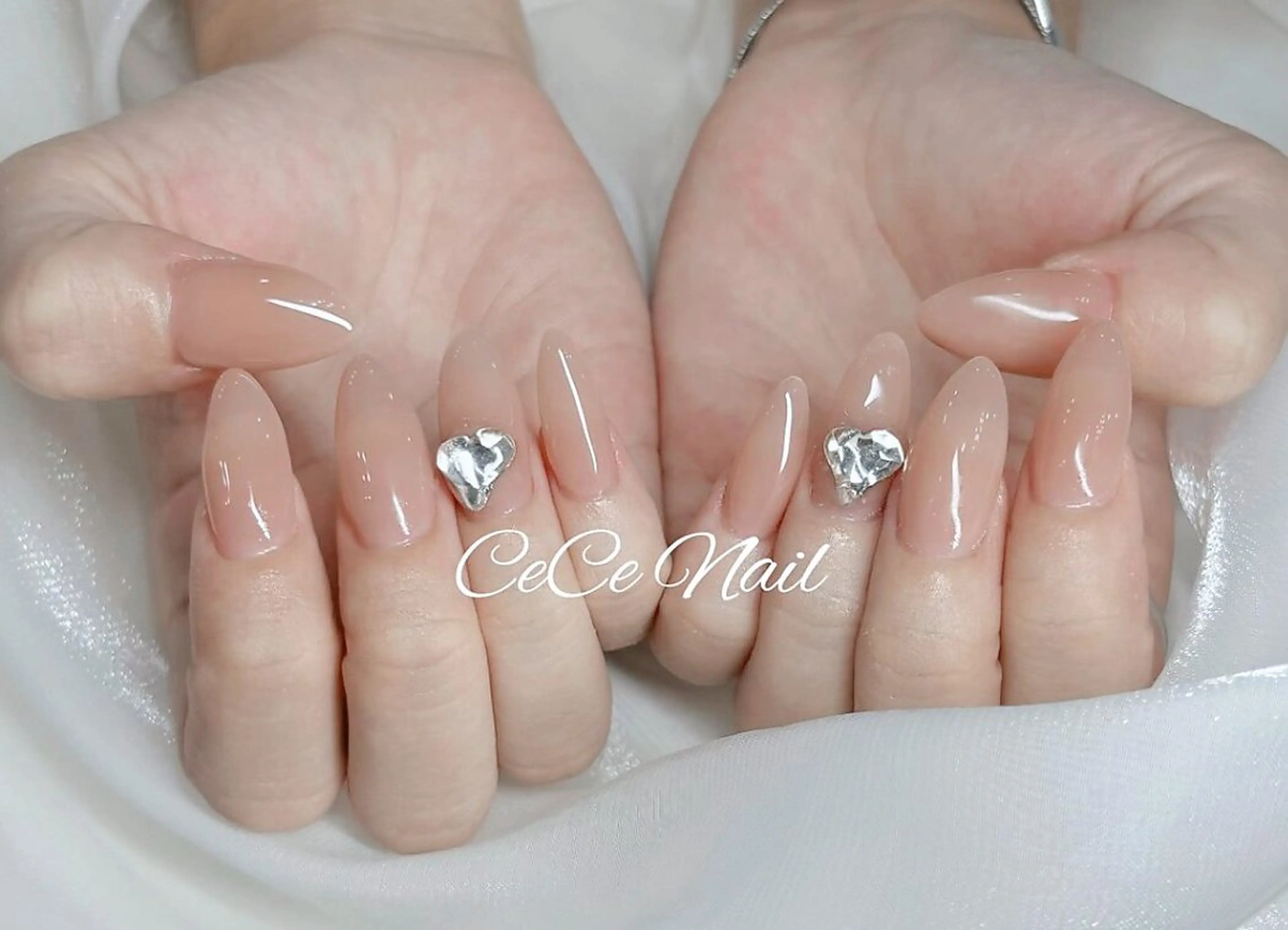 チップ長さ出し ワンカラーorラメグラ+パーツ2個or埋め尽くし2本￥9980⇒8900の写真