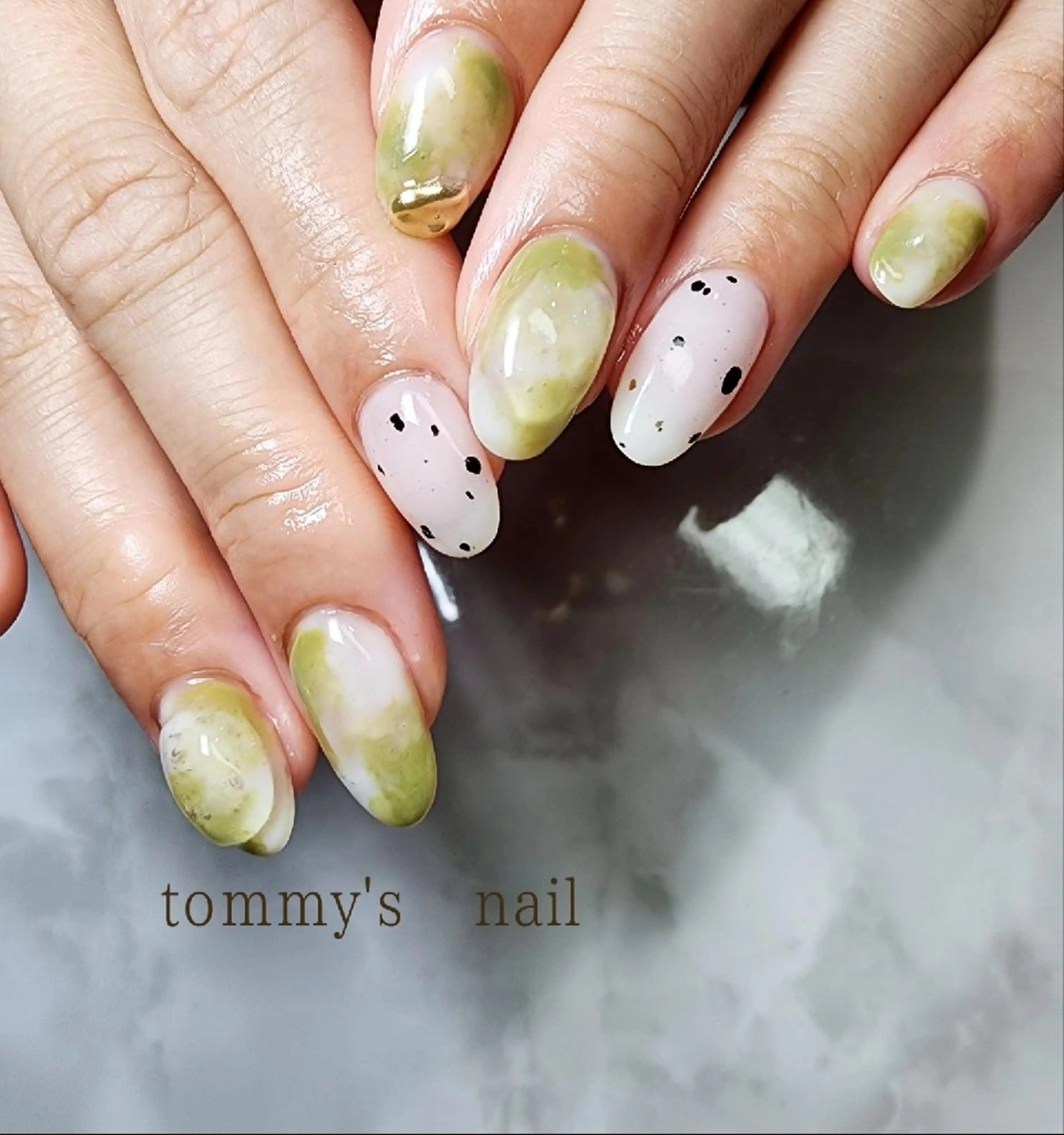 ネイル アートネイル 長さ出し フットネイル ジェルネイル グリーン ハンドネイル tommy's nail所属・福岡/若よもぎ蒸し 全身美容が叶うサロンのネイルデザイン