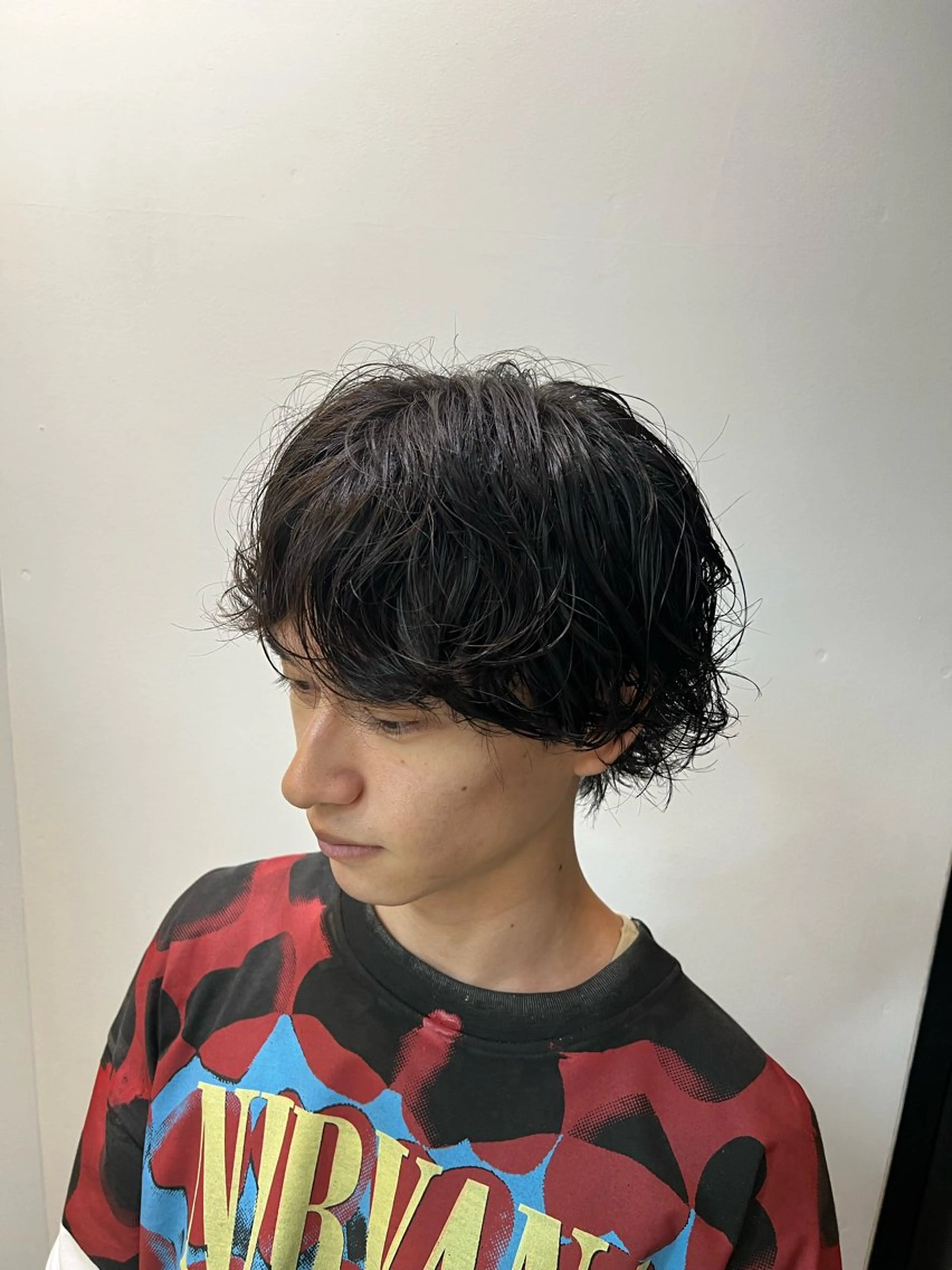 パーマ メンズ カット パーマ トリートメント ダブルカラー寒色系 ボリューム改善ハヤトのヘアスタイル