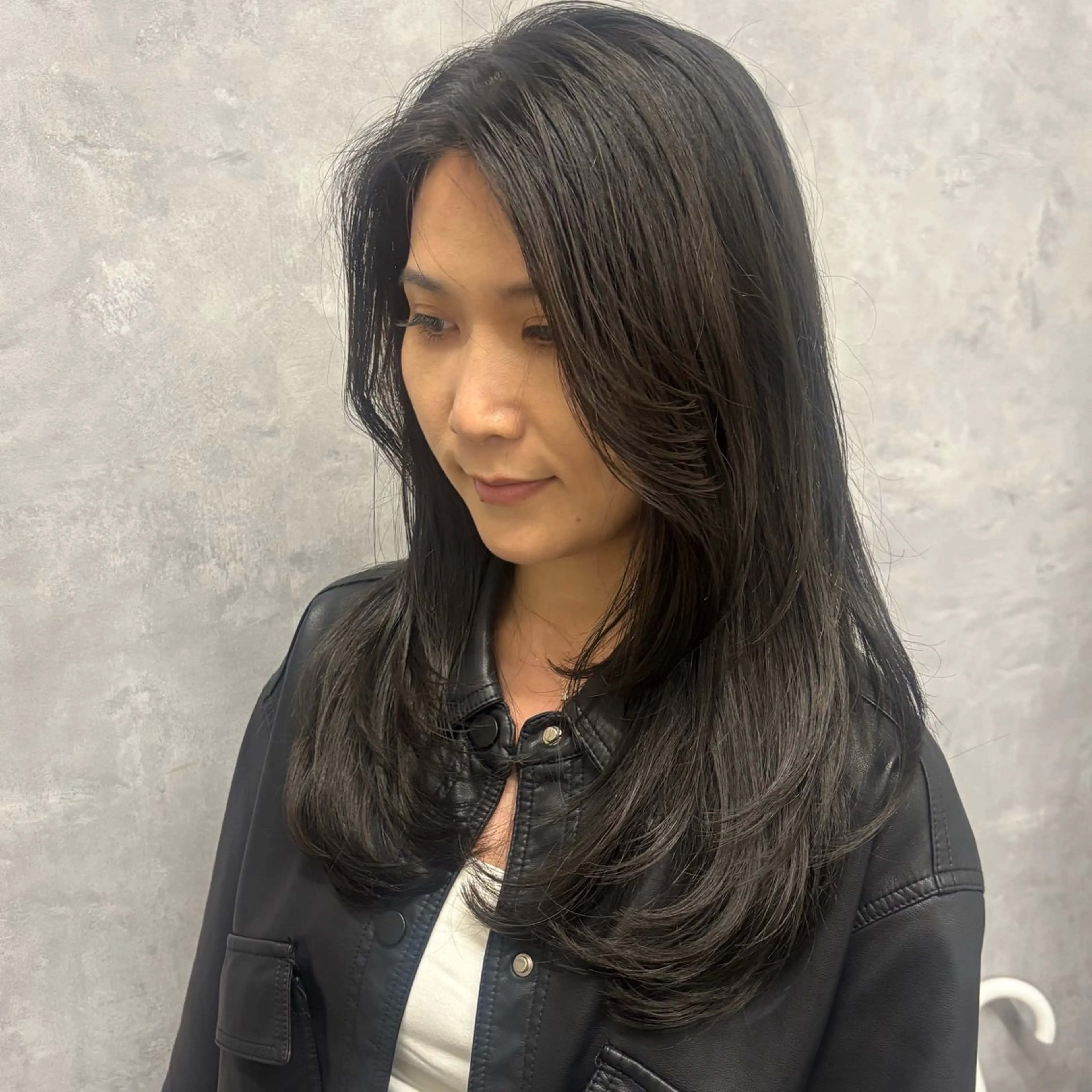 ロング カラー カット ヘアカラー NUMBER_ ユイナのヘアスタイル