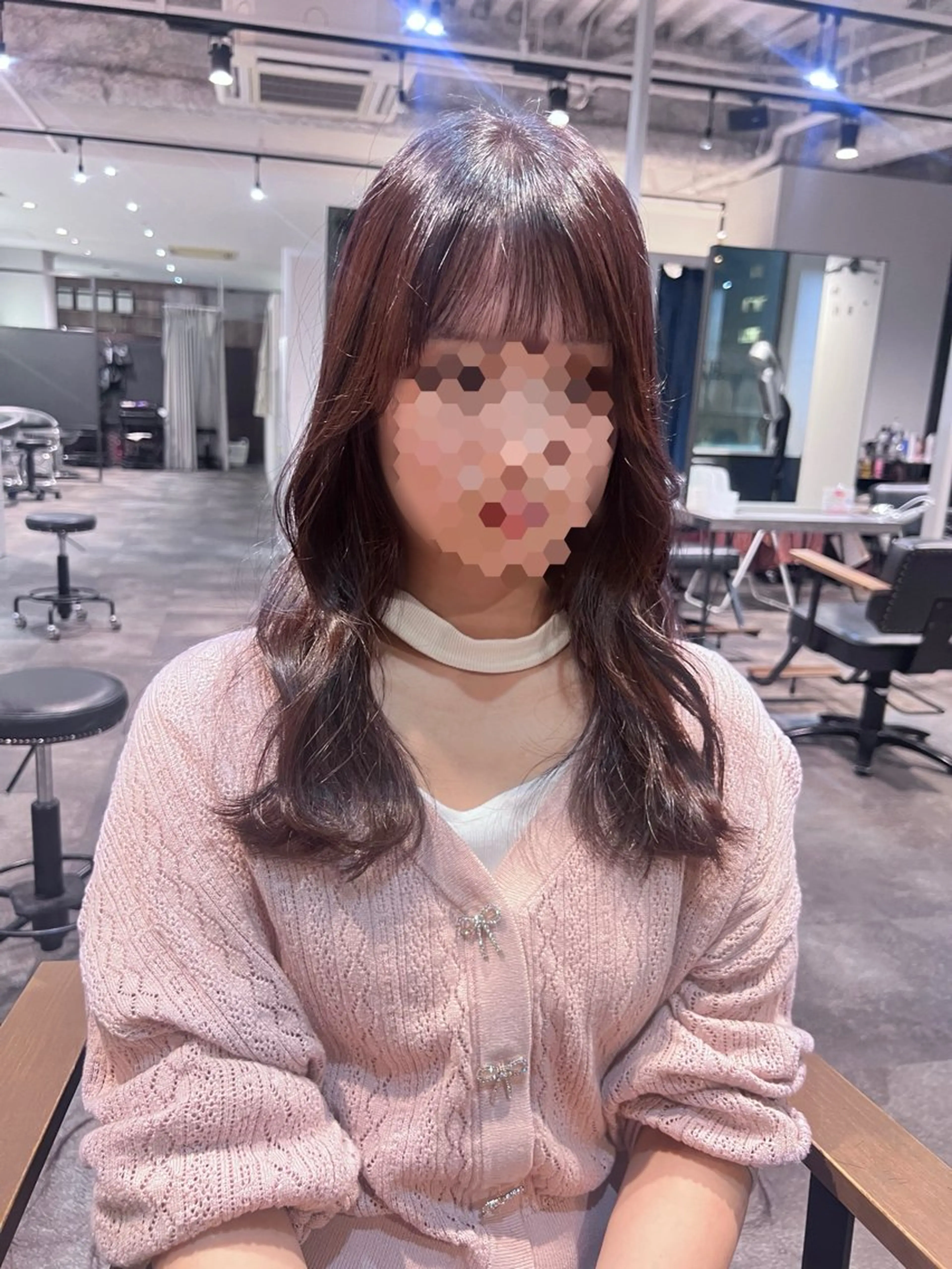 ロング カット ヘアカラー 長谷 朋美のヘアスタイル