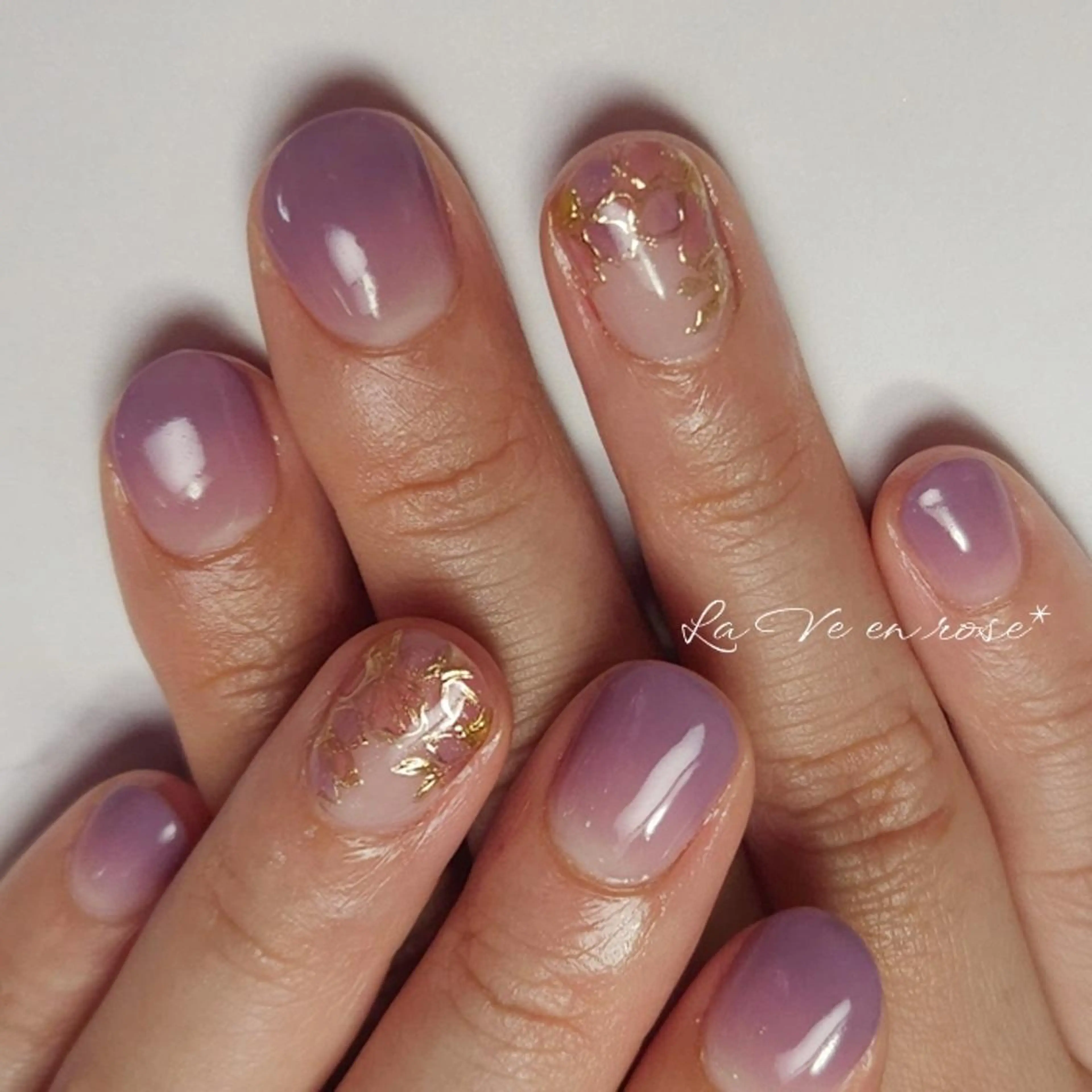 ネイル ラヴィアン ローズのネイルデザイン