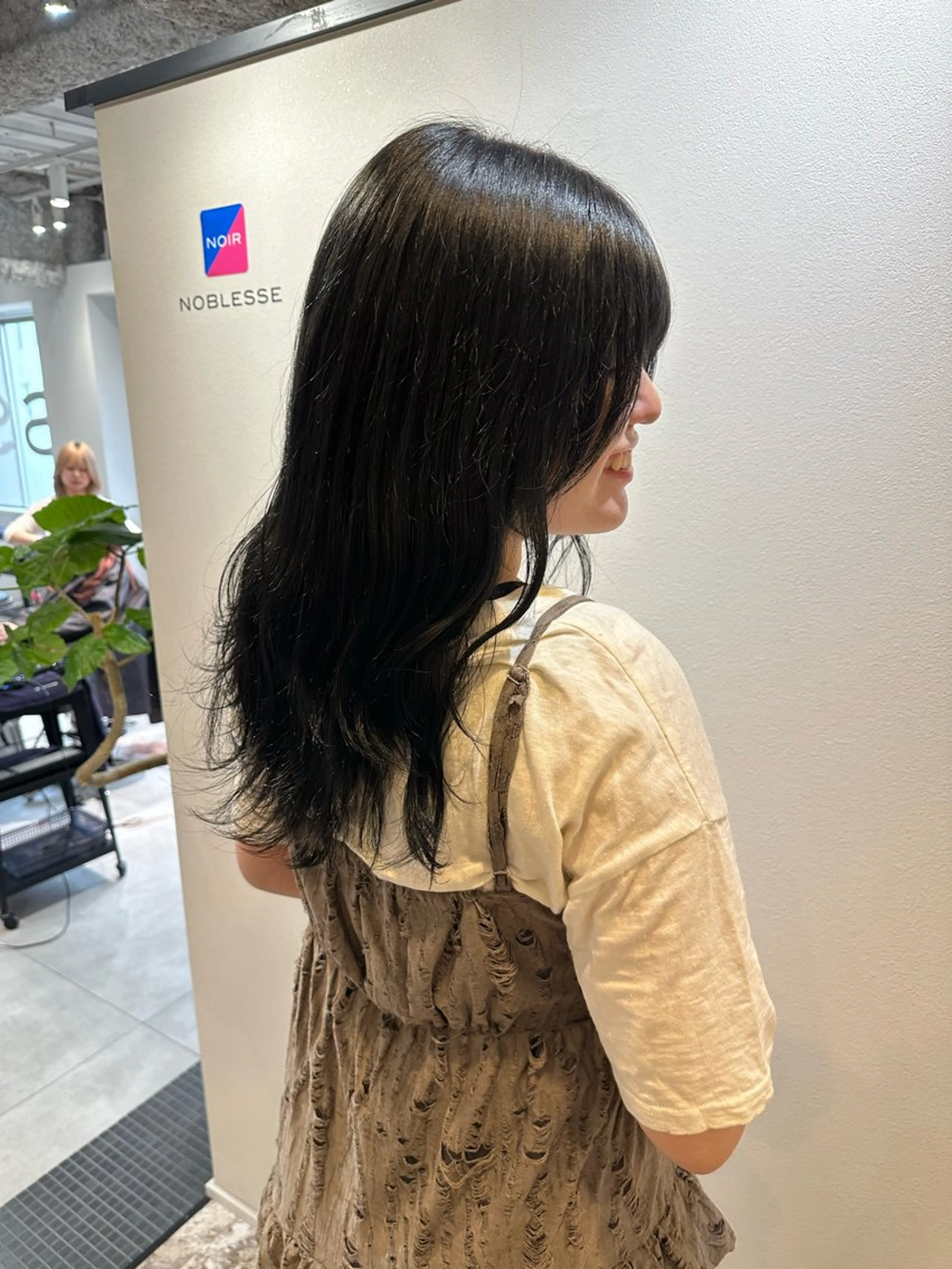 ロング カラー 黒髪 ヘアカラー トリートメント 山下恋佳/矢場町/ ブリーチ/ショートのヘアスタイル