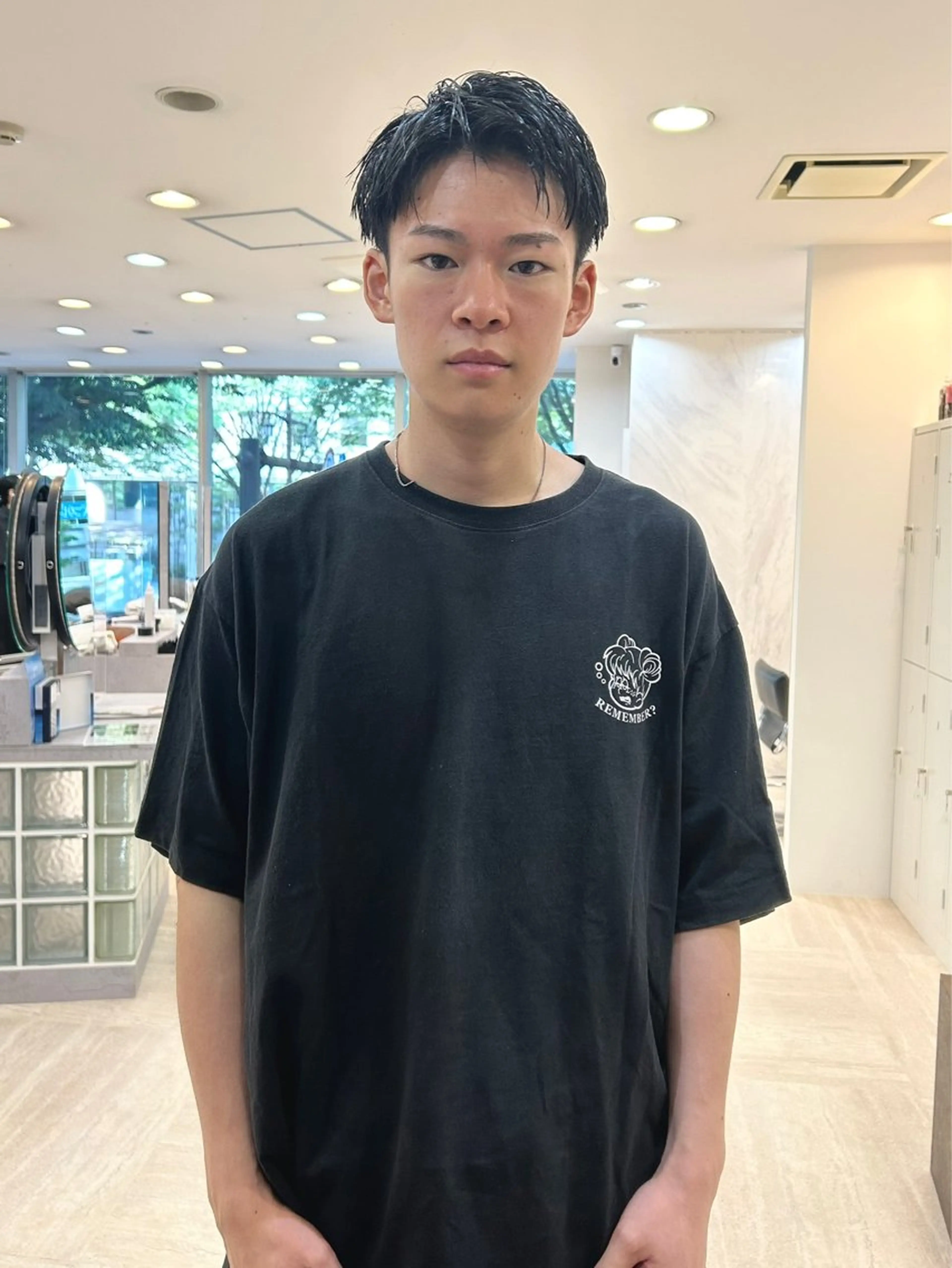 ショート 海/ミディアムレ イヤー/メンズカットのヘアスタイル