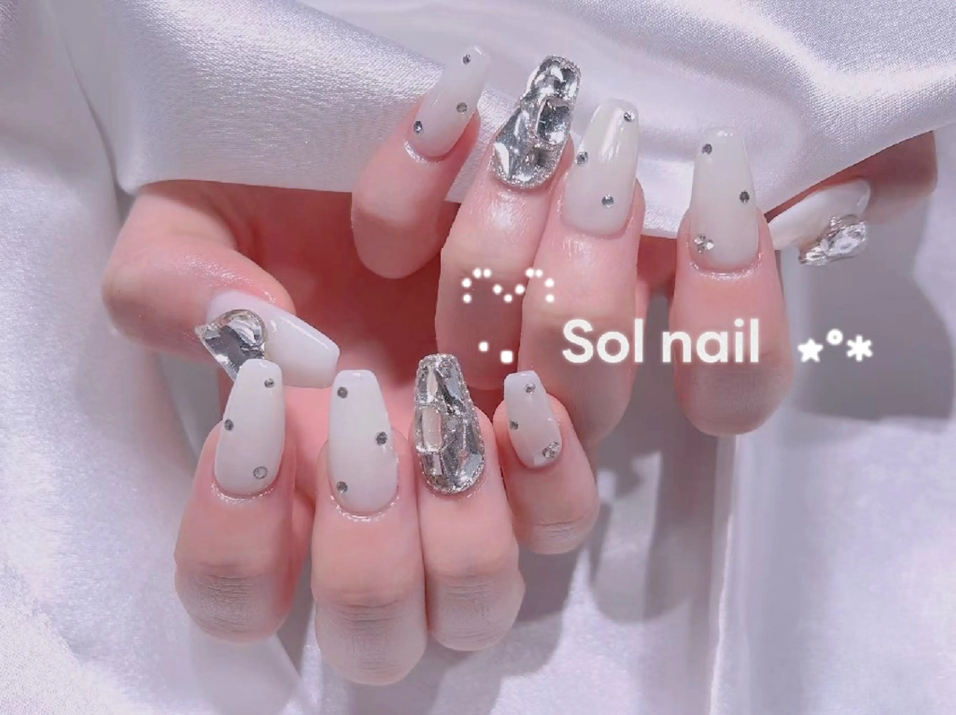 ネイル ハンドネイル パラジェル＆フィルイン取り扱いサロンSol Nail所属・Sol Nail ミネのネイルデザイン