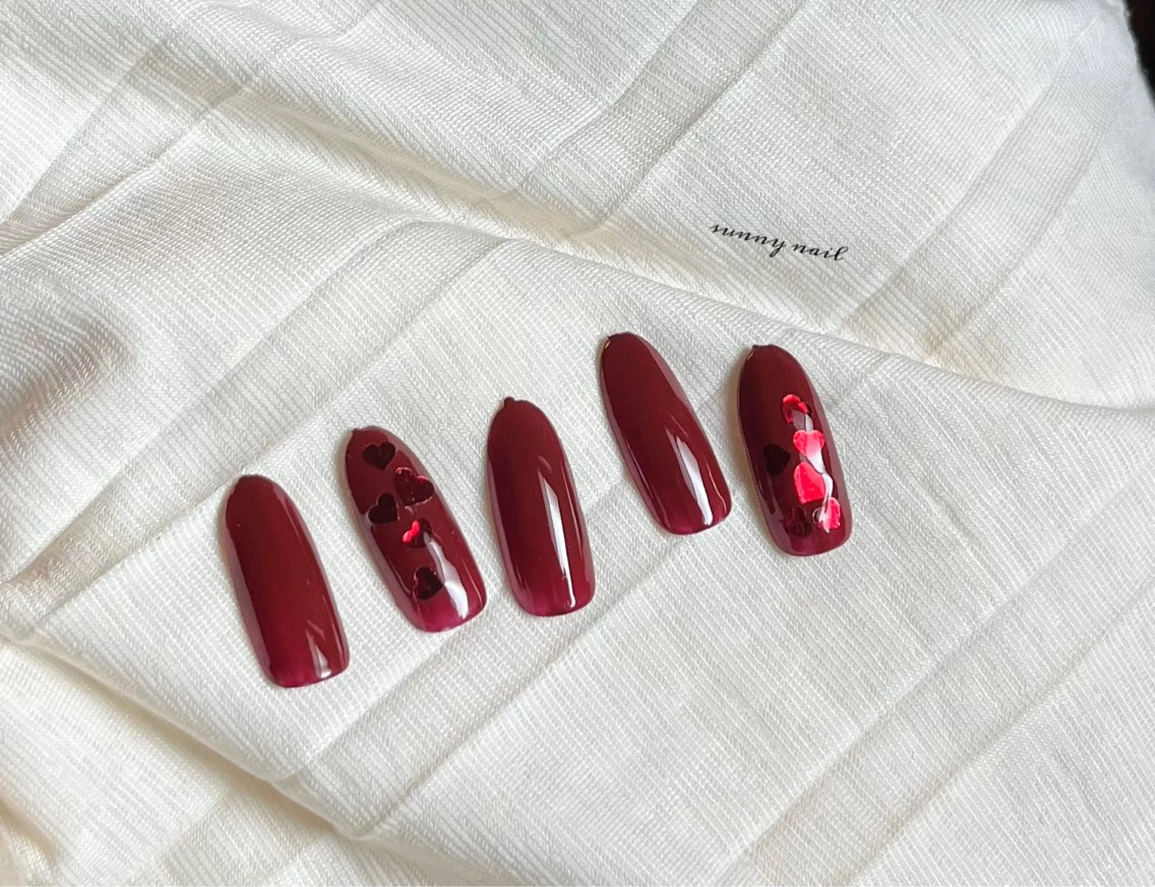 ネイル ボルドー ジェルネイル ハート パラジェル バレンタイン sunny nailのネイルデザイン