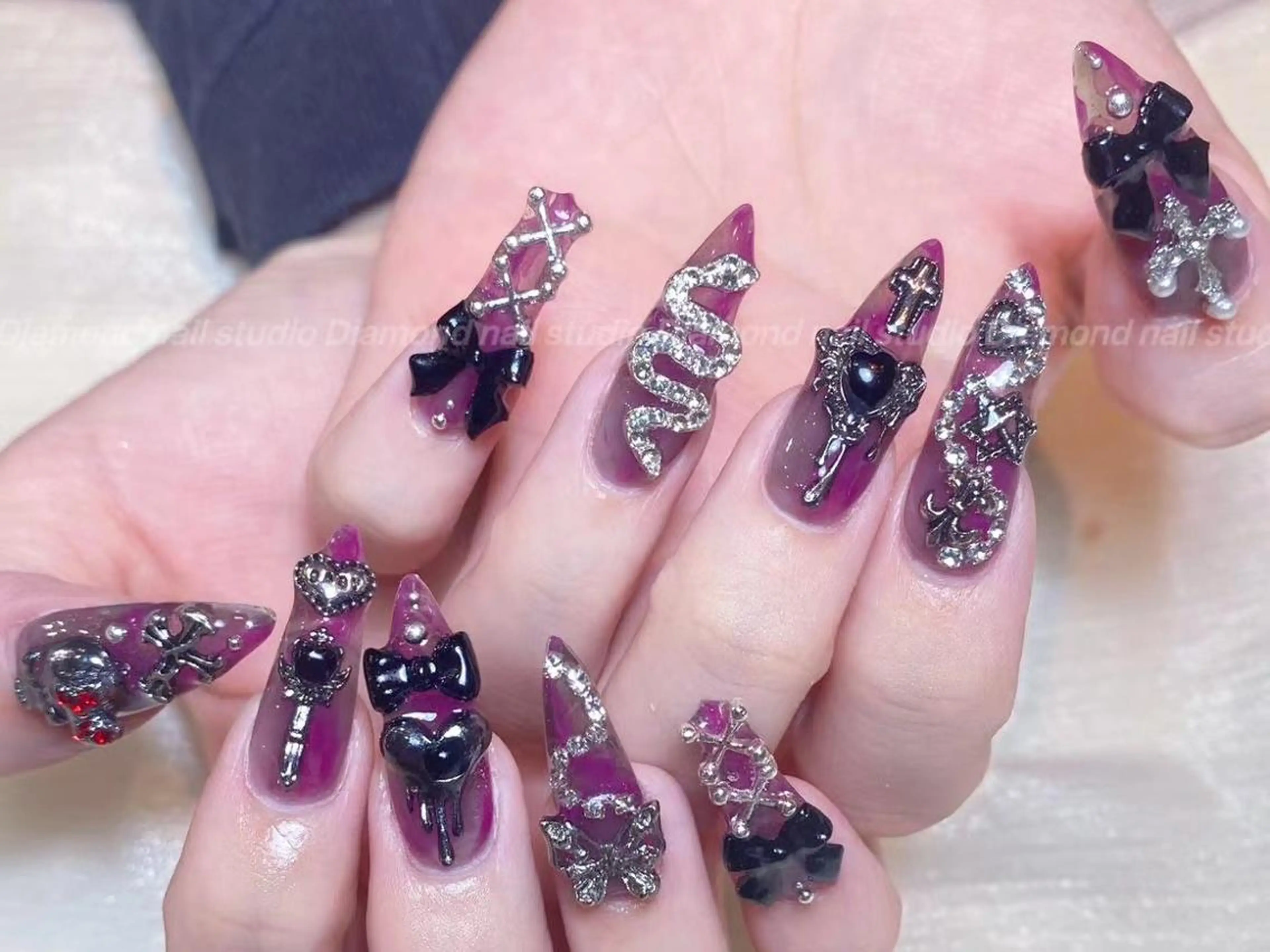 ロング 韓国風ヘア Diamond 🚢のネイルデザイン