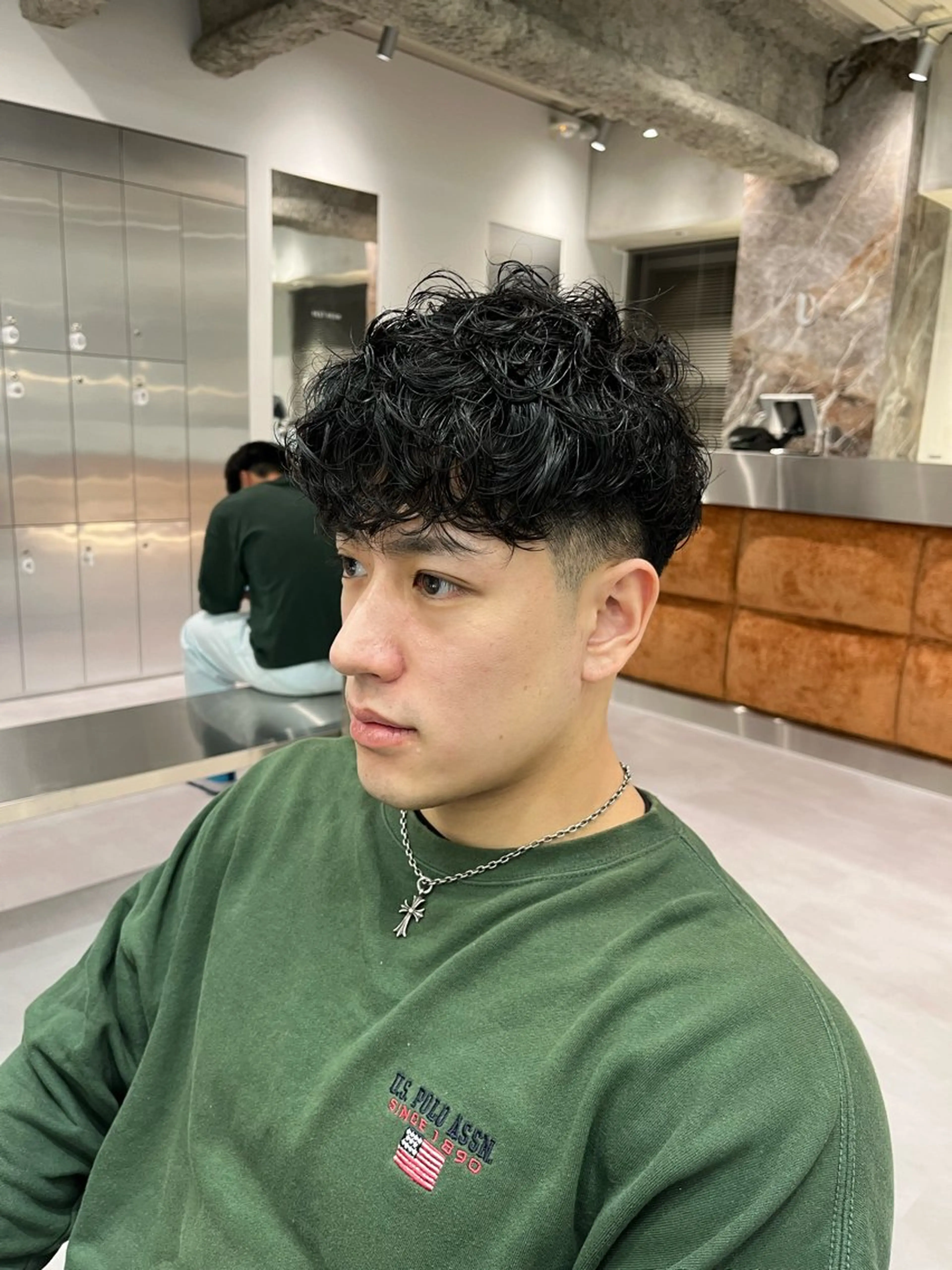 ショート soen所属・⚡メンズパーマフ ェードカットTomyのヘアスタイル