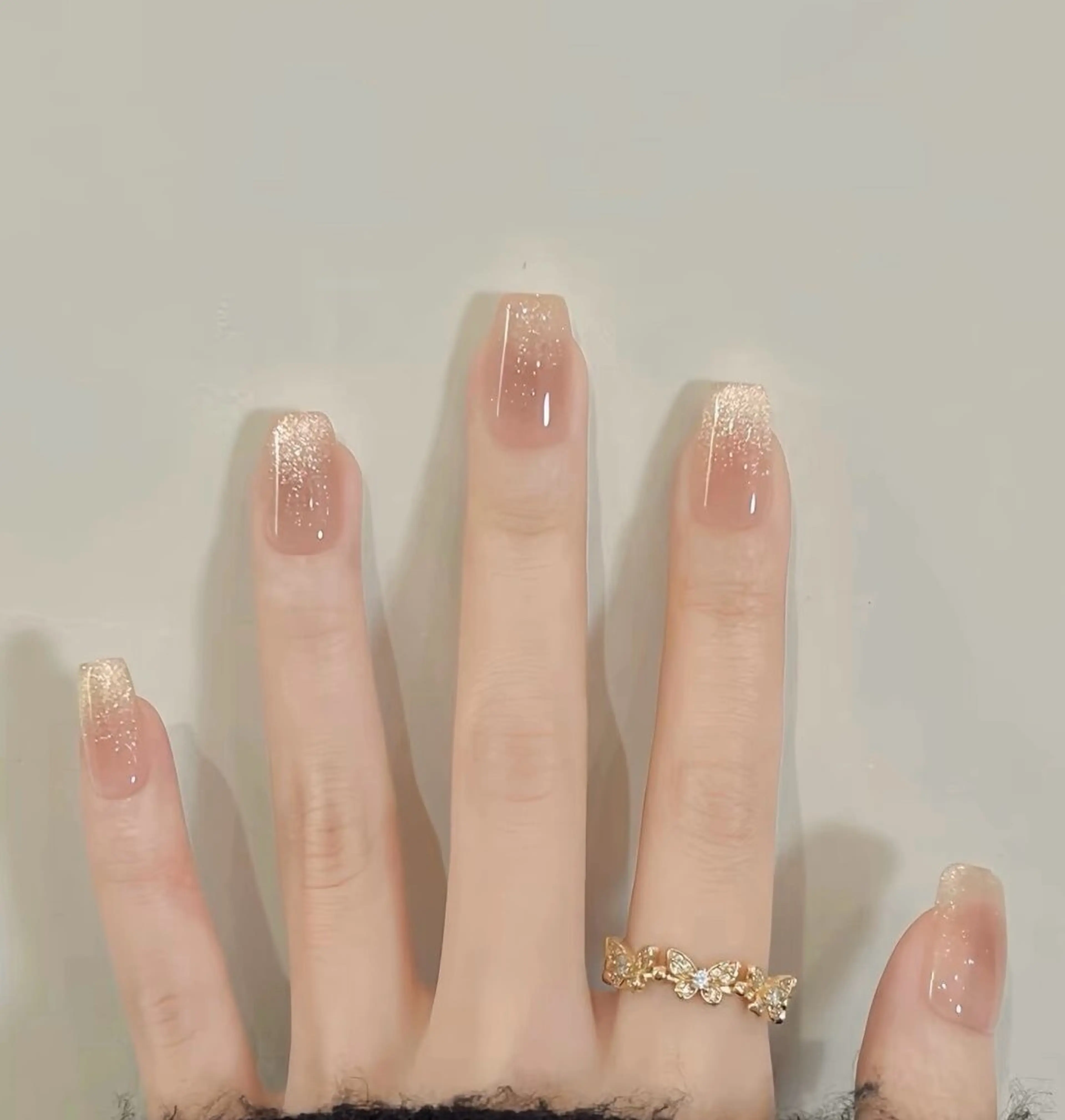 ネイル チークネイル 長さ出し フラワーネイル フレンチネイル ガーリー SunNail池袋駅 ワンホンネイルのネイルデザイン