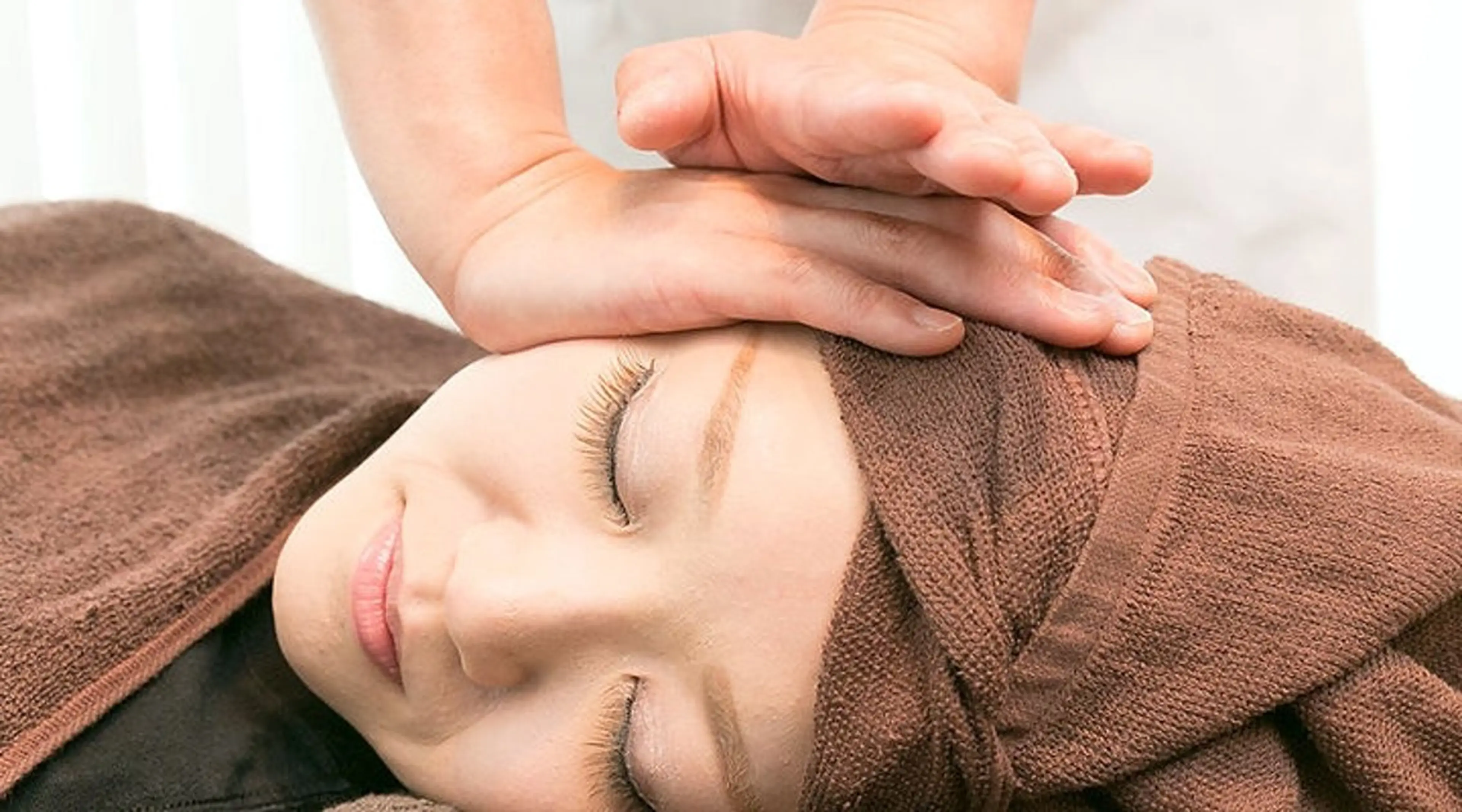 人気NO1! 小顔整顔トリートメント(デコルテ含む)90分￥11,000➡️￥6,600の写真