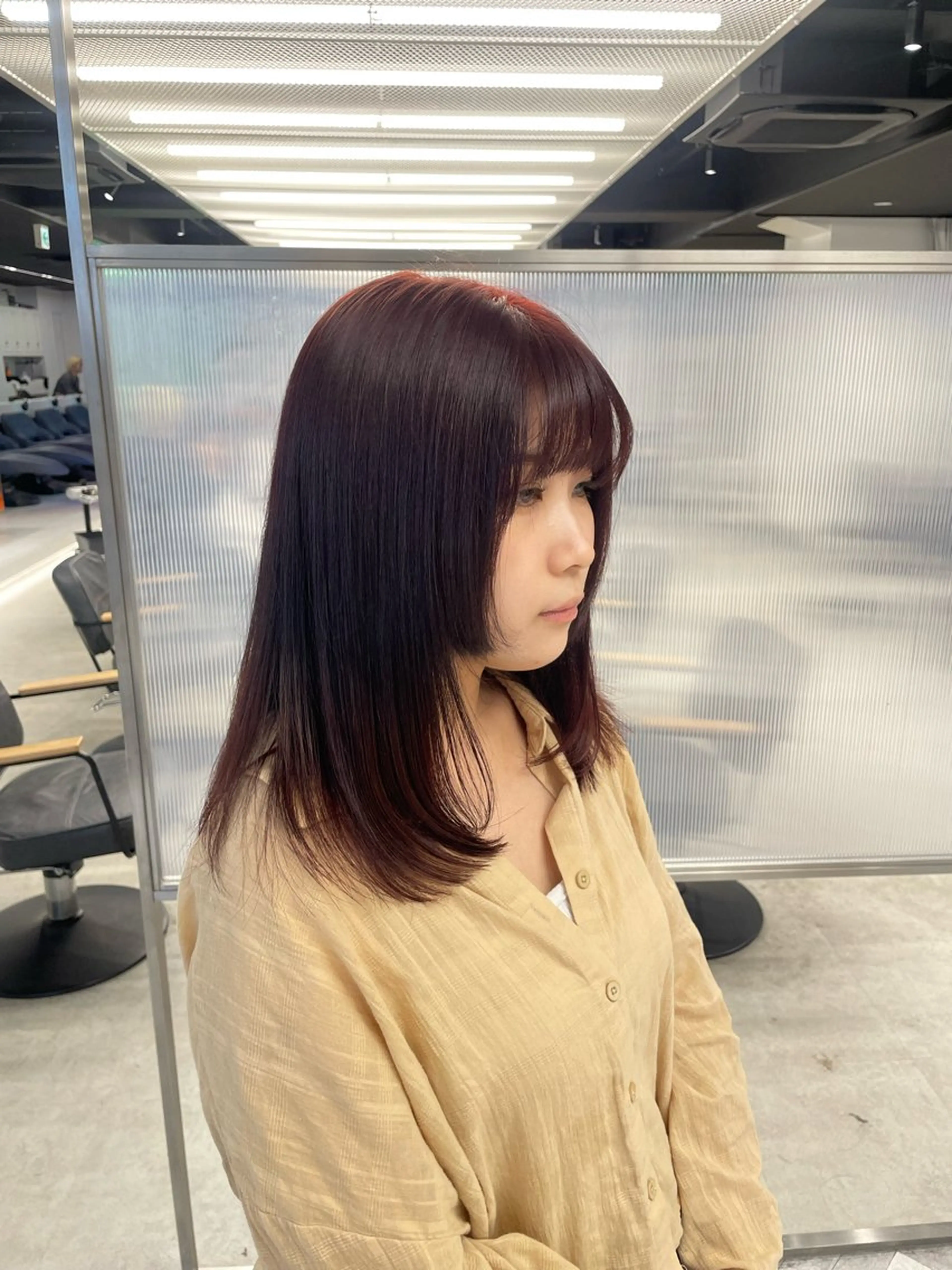 カラー ブリーチ ダブルカラー ブリーチなしカラー クルミ/ 💕ワンホンネイルのネイルデザイン