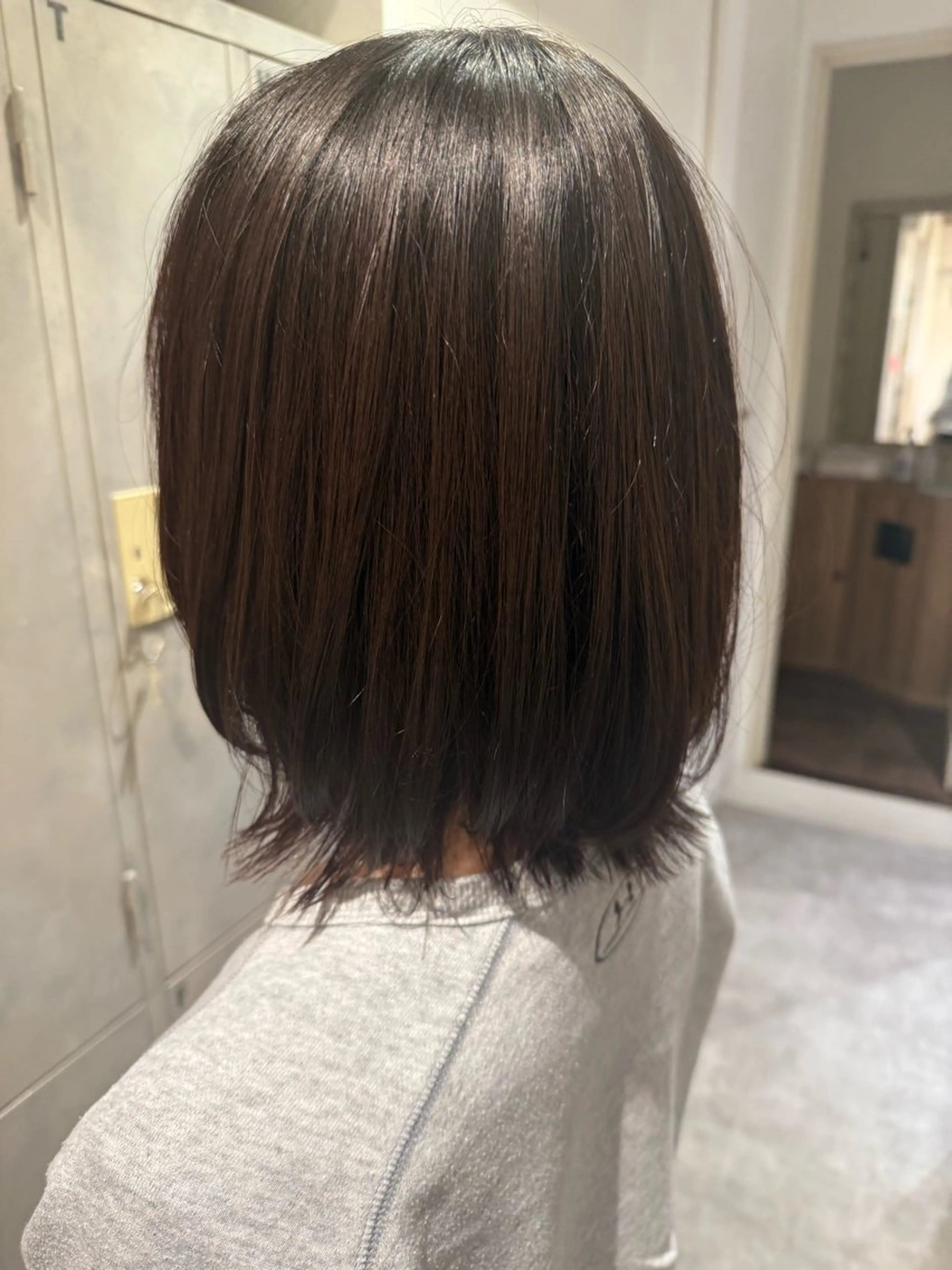 ミディアム カラー loutus 所属・井川和哉 ハイトーン／透明感のヘアスタイル